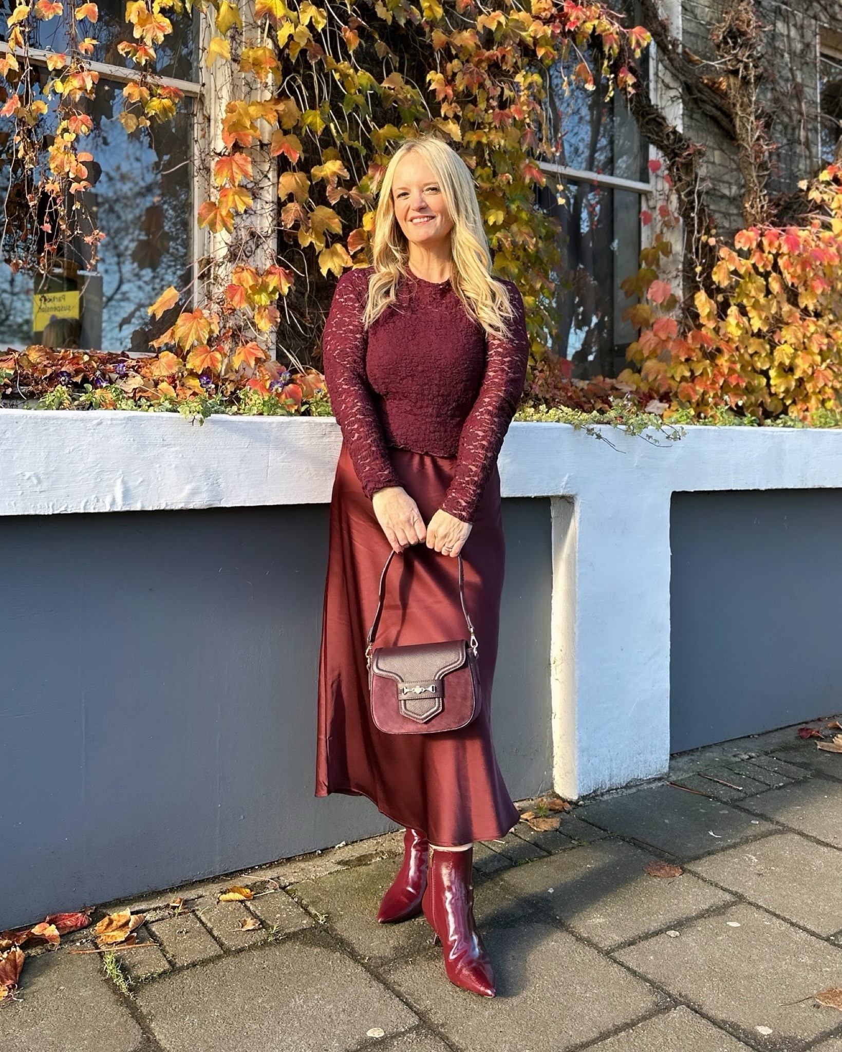 Embracing my love of all things burgundy with this full on colour blocking outfit ❤️🍇
My top and boots are both from @newlook, skirt @hm and bag @fairfaxandfavor.

#LTKcurves #LTKmidsize #LTKautumn
