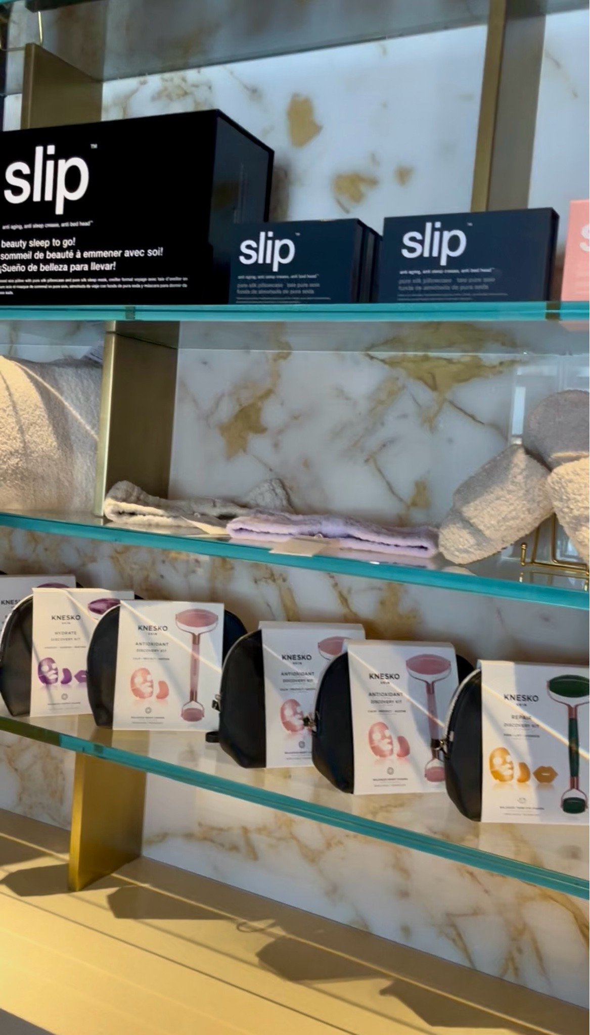 Self care, sleep wear, silk pillowcase, beauty products

#LTKcanada #LTKbeauty