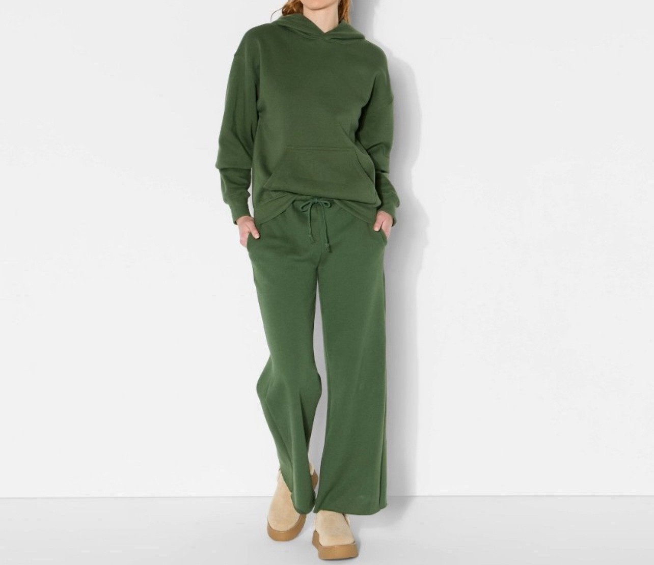 Women sweatpants

#LTKCyberWeek #LTKmomlife #LTKFindsUnder50