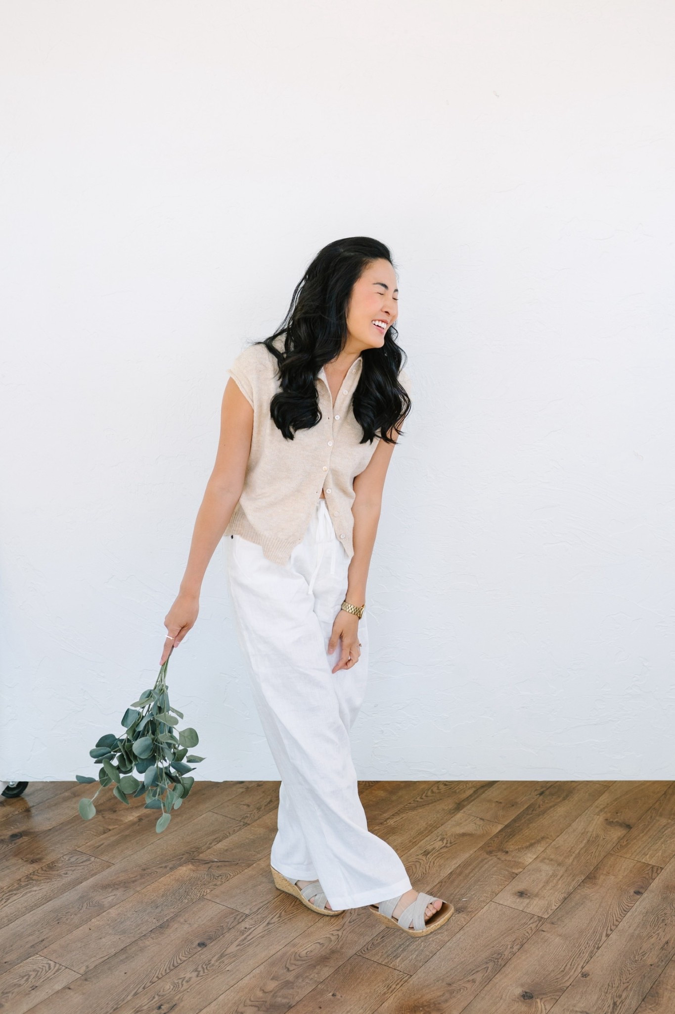 Clean lines, soft fabrics, and that carefree confidence. This look is a closet staple! 🤍

#LTKWorkwear #LTKStyleTip #LTKTravel
