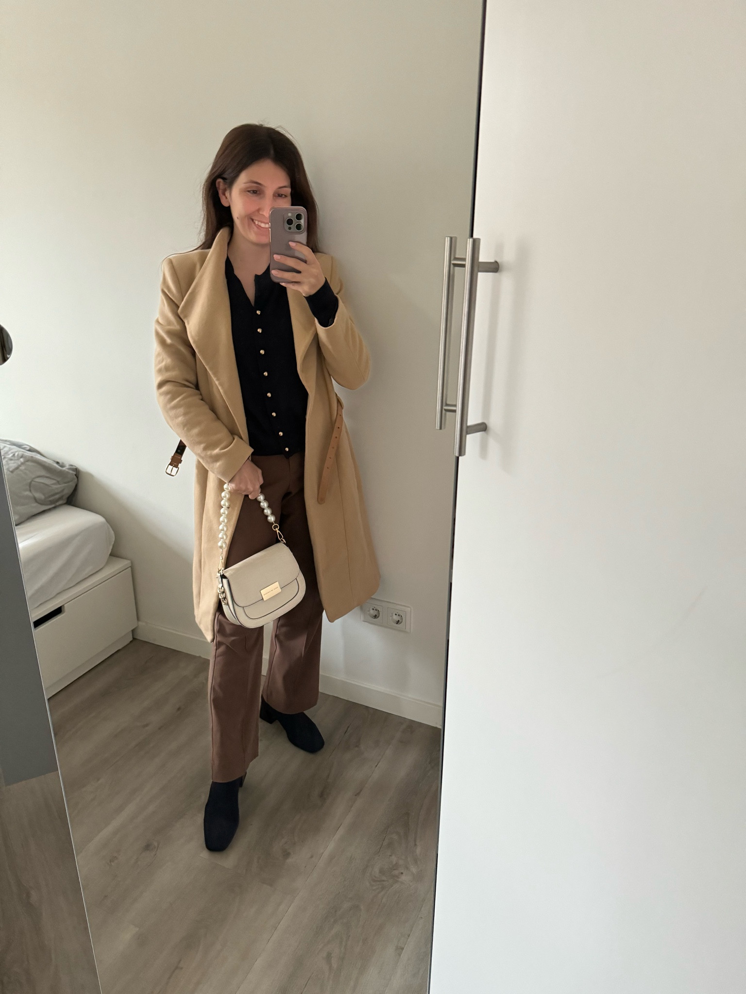 Beige, brown and navy blue are a fabulous autumnal colour combination that I wore this year fir the first time ever 😳 If you follow me for a while you know I used to hate brown, till I realized I hate orang-y brown but I’m loving cool tone or dark brown. I also love navy blue but for some reason I didn’t own almost anything in this colour.  That changed 2 months ago when I’ve decided to keep a blue colour theme in all the outfits I wore as a maid of honour to anything related to my best friend’s wedding! So I’m finally exploring the brown and navy colour combo and let me tell you it didn’t disappoint at all!

#LTKautumn #LTKnederlands #LTKeurope