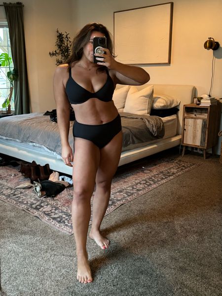 Honest skims review on a midsize, apple shape, mom body. WOW. This is incredible. Some of the most comfortable undies I’ve ever worn. The bra is so comfy and sexy at the same time. 

#LTKfindsunder100 #LTKmidsize #LTKfitness