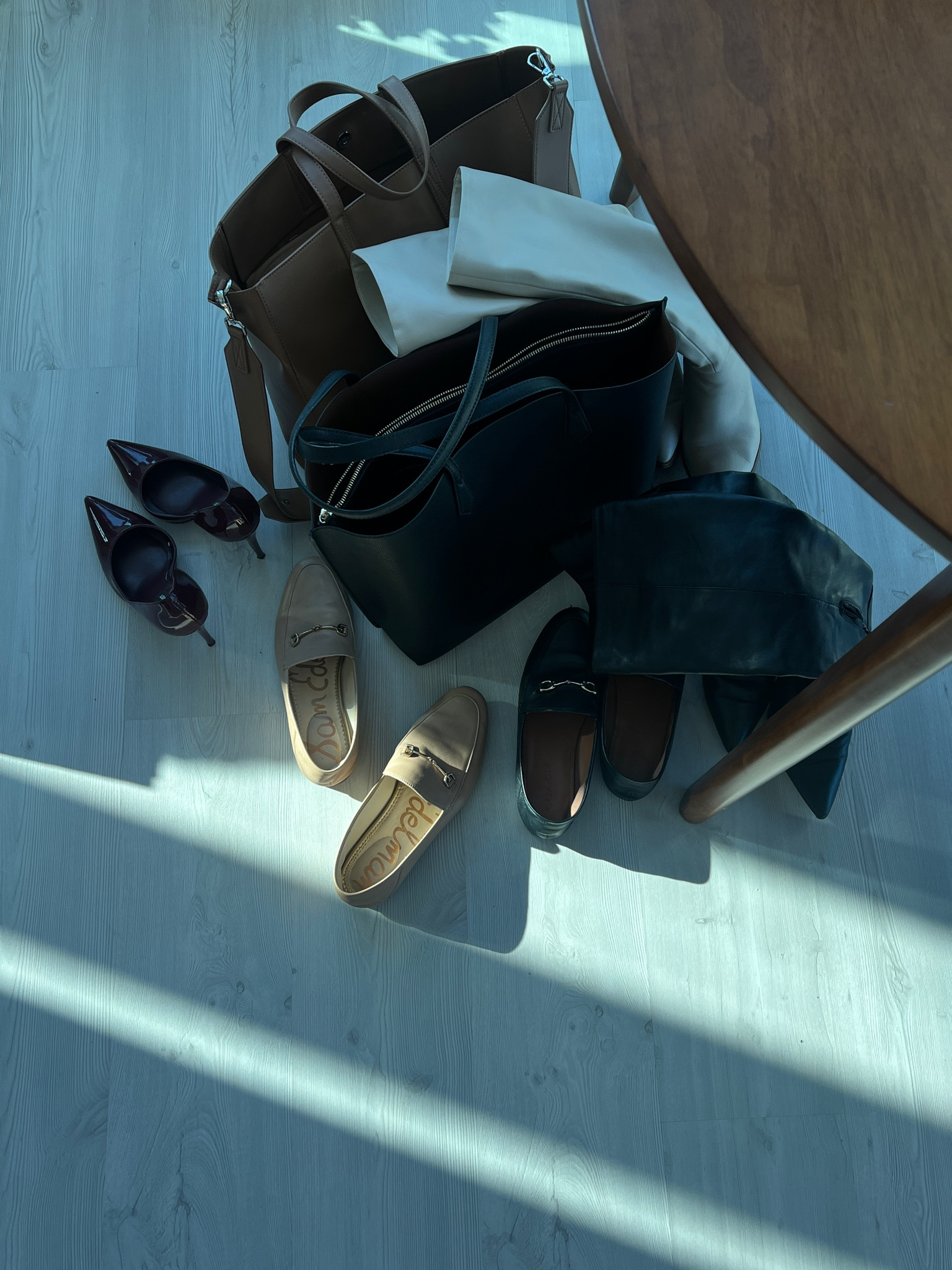 My top worn work shoes and totes 🤍

#ltkworkwear #workwardrobe #workoutfit #officeoutfit #officefashion #officestyle #corporatefashion #corporategirlies#officeparty #workparty #officeholidayparty 

#LTKStyleTip #LTKFindsUnder50 #LTKWorkwear