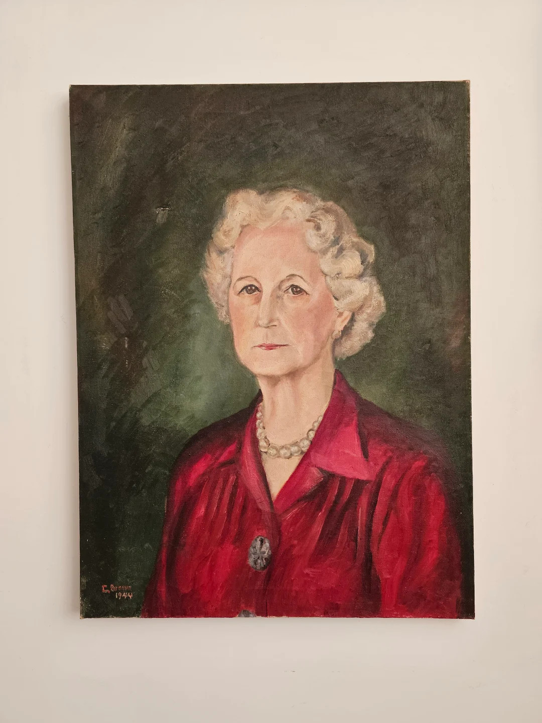 Beautiful 1940's Silver Hair Lady in Large Pearl Necklace - Etsy | Etsy (US)