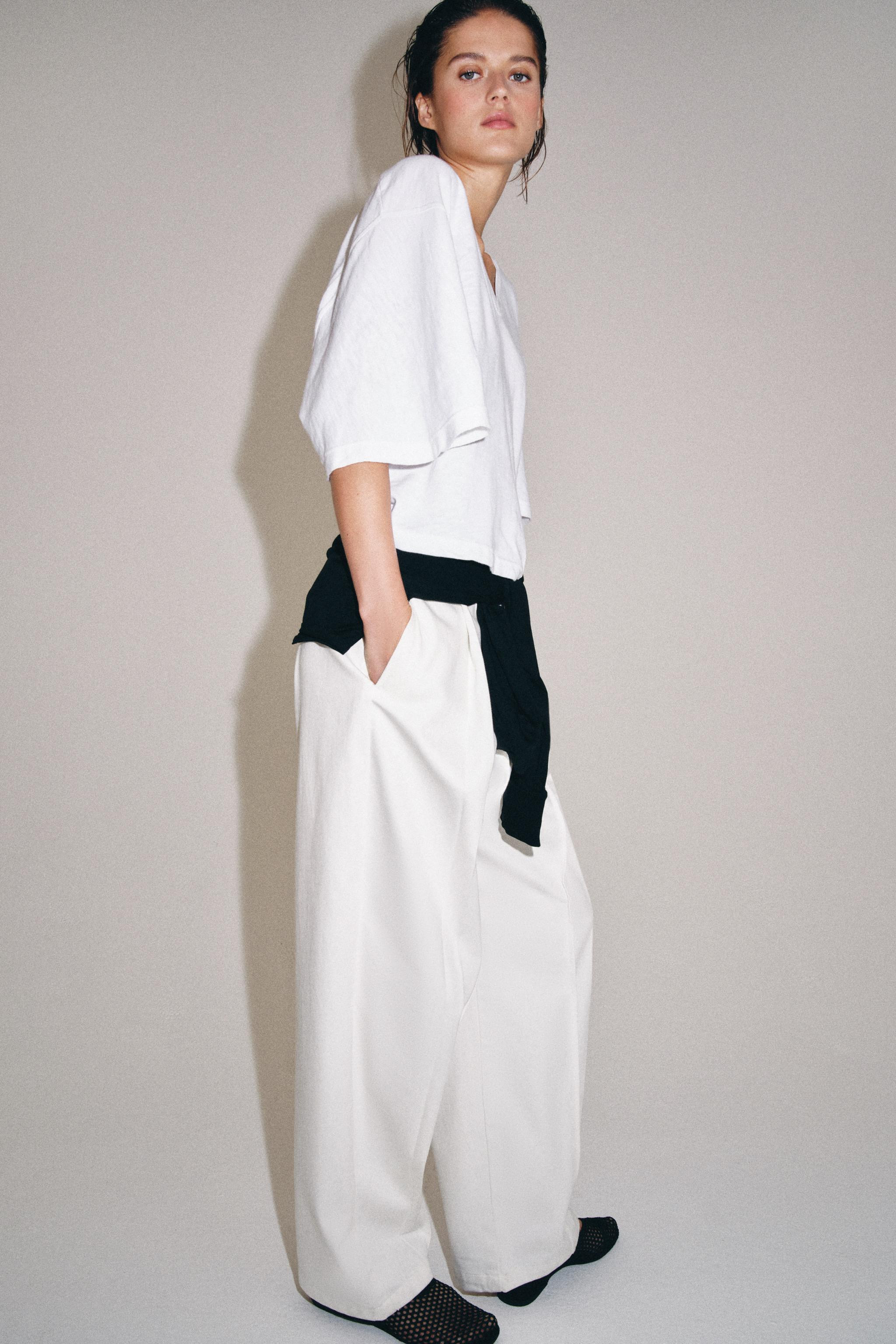 V-NECK T-SHIRT | Zara UK