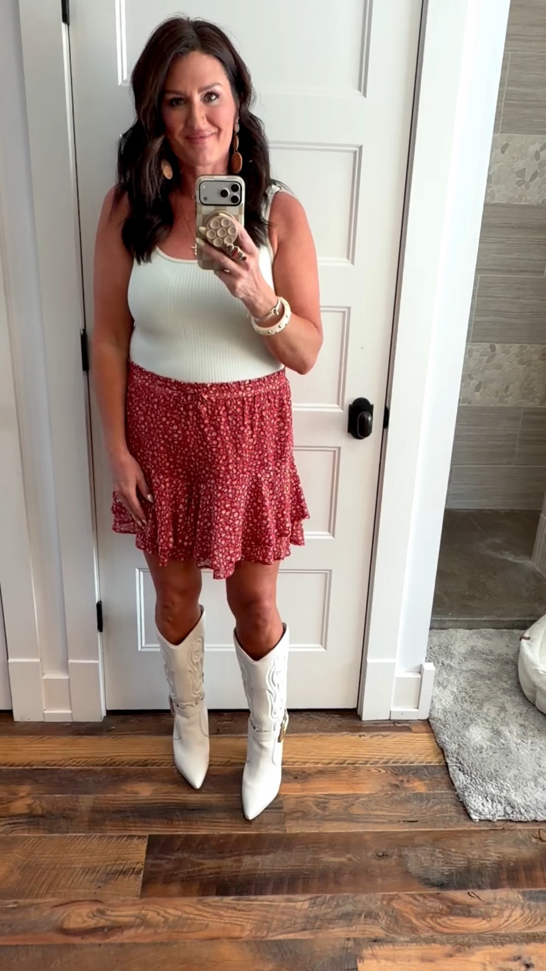 The most wonderful time of the year… #CountryConcertSeason 💃🏻👢🤠

#LTKSeasonal #LTKFestival #LTKMidsize