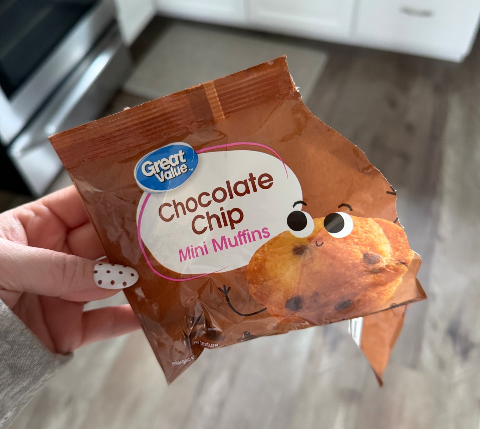 Not that I steal Carson’s snack regularly, but wow these are so much better than the original mini muffins! 4 larger muffins and more moist. I’ll definitely be grabbing these again. 🙌🏼