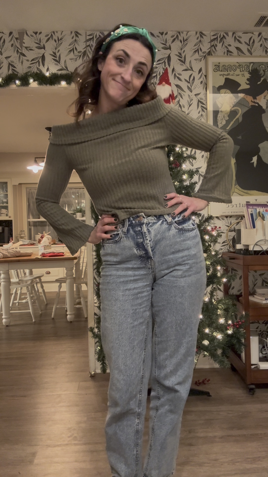 The headband made the whole fit 🌲

Sweater size M (not super stretchy)
Jeans size 4 (snug fit)


#LTKStyleTip #LTKSeasonal #LTKHoliday