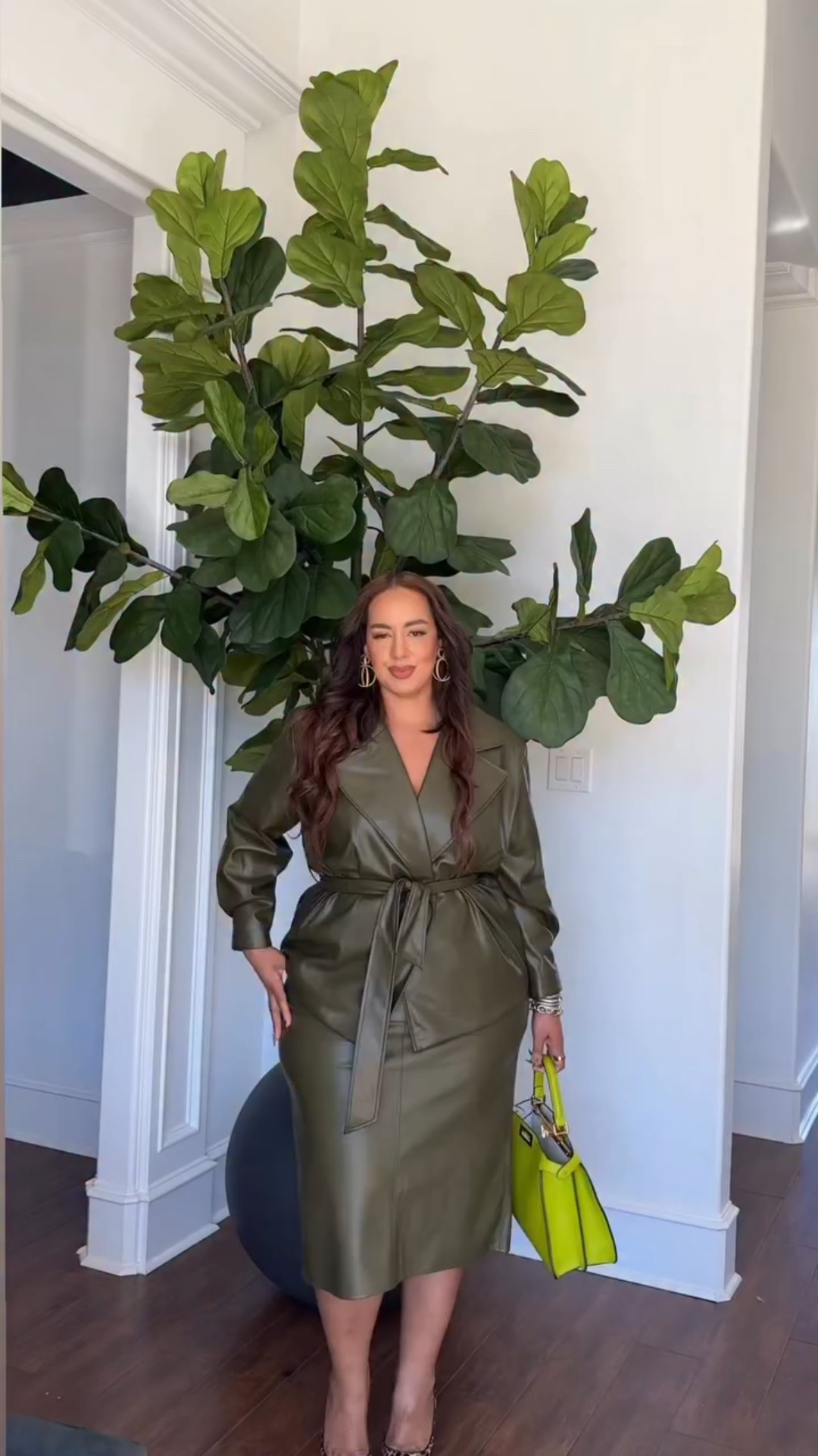 Happy Sunday friends✝️ this is what I wore to church today⛪️ My heels were high but my praise was higher🙌🏽
You will never guess where it’s from (and it’s on sale)

Earrings @shopkhoi 
Bag @fendi 
Shoes @christianlouboutin 

#curvy #plus #plussize #jcp #green #fendi

#LTKMidsize #LTKPlusSize #LTKFindsUnder50