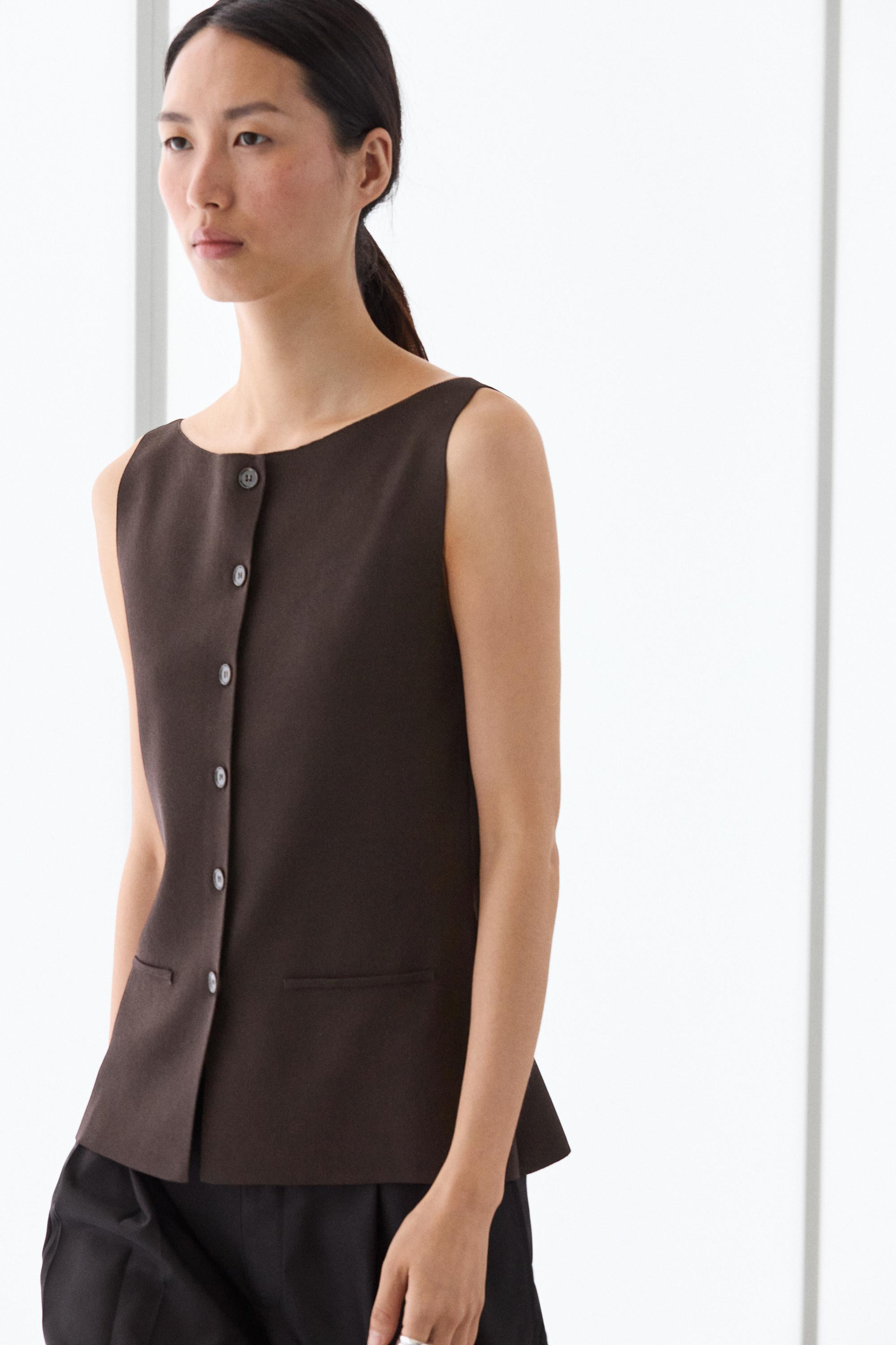 Knit vest with pocket details | Massimo Dutti UK
