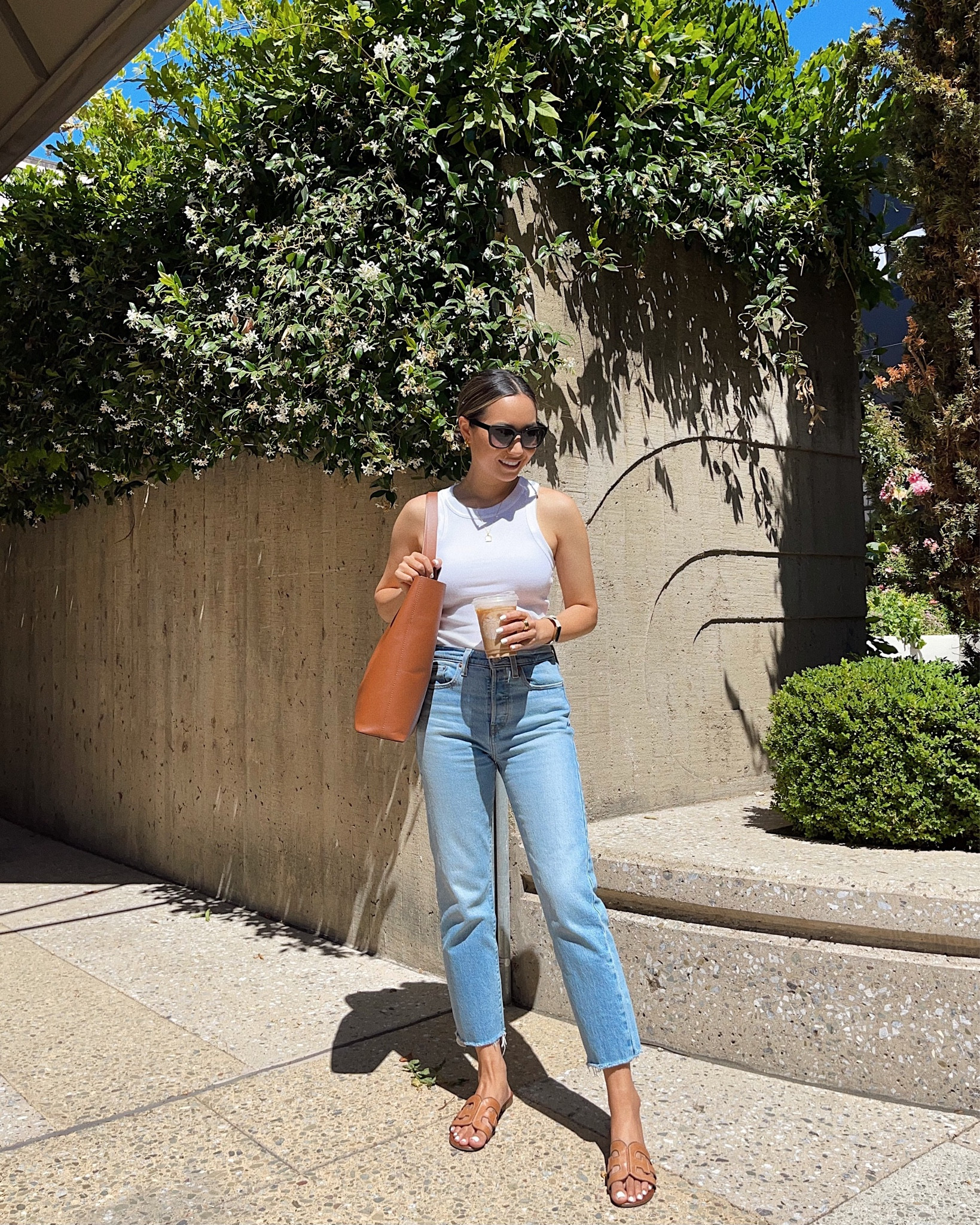 Minimal spring outfit / tank & jeans 

Tank xs BR - linked to similar style 
Levi’s wedgie straight Jeans - 25 inseam tts 26” length. Old wash, linked to similar wash [Fully baked light wash] you can cut your jeans if you want them frayed
Sam Edelman Sandals size 8 tts

#LTKsalealert #LTKSeasonal