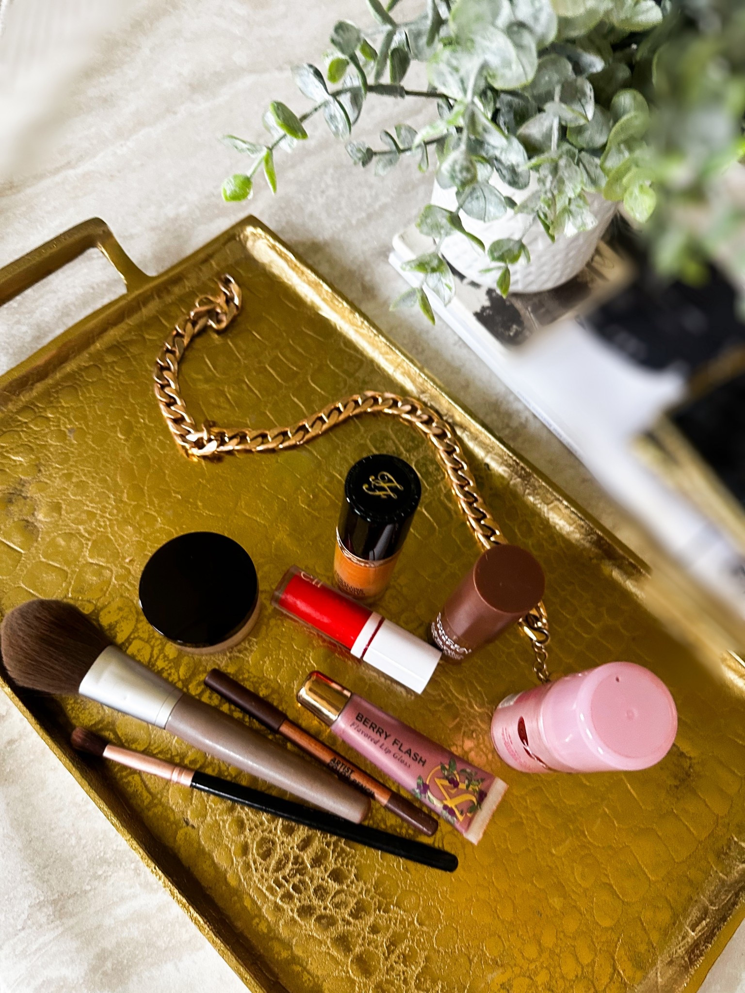 Some of my favorite products for a quick 5 minute makeup look!

#LTKBeauty