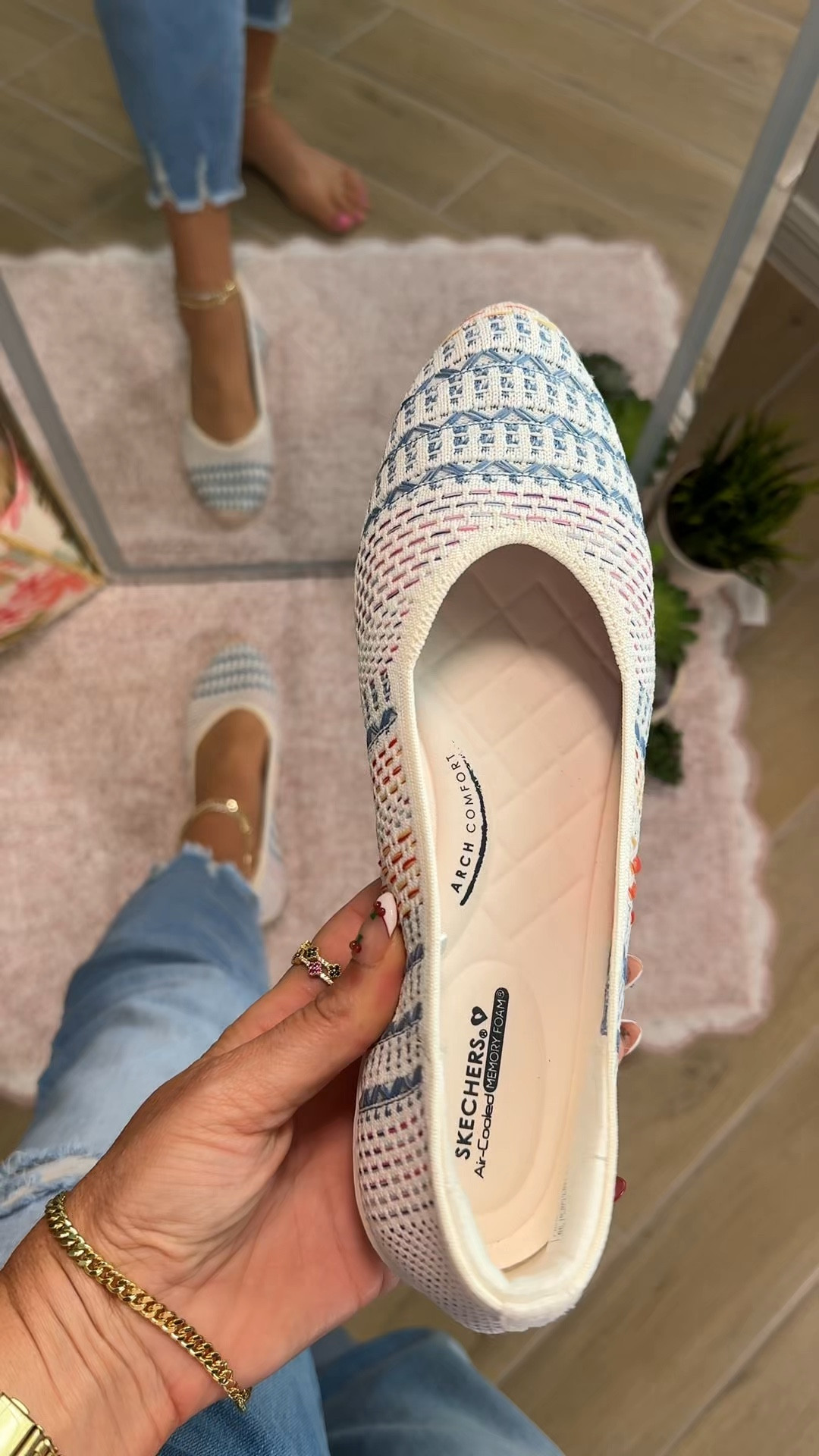 Arch comfort flats by Skechers and they’re actually cute. #skechers #flats #shoes

#LTKWorkwear #LTKTall #LTKOver40