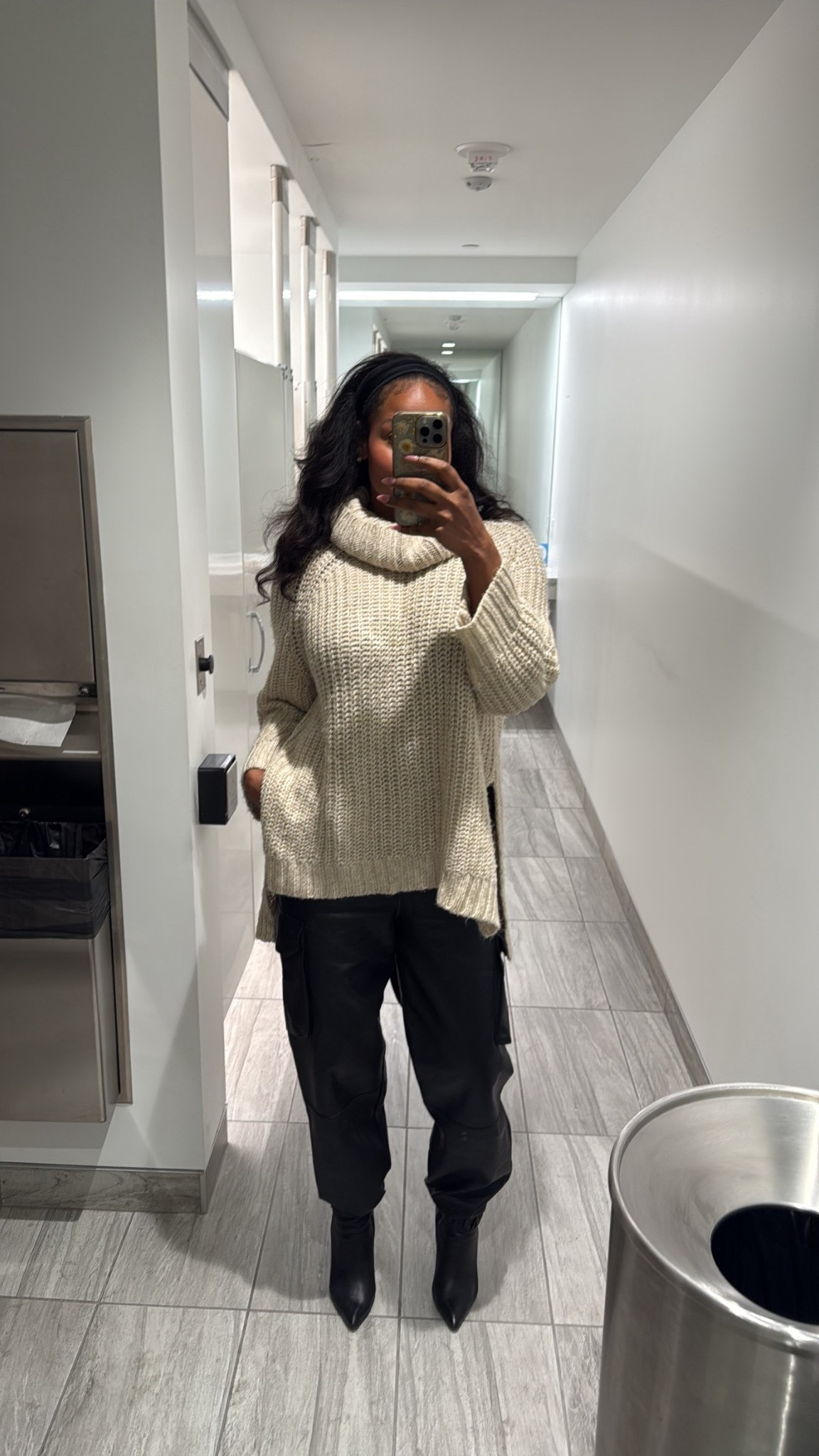 Cozy at work! 

#LTKWorkwear #LTKMidsize #LTKFindsUnder100