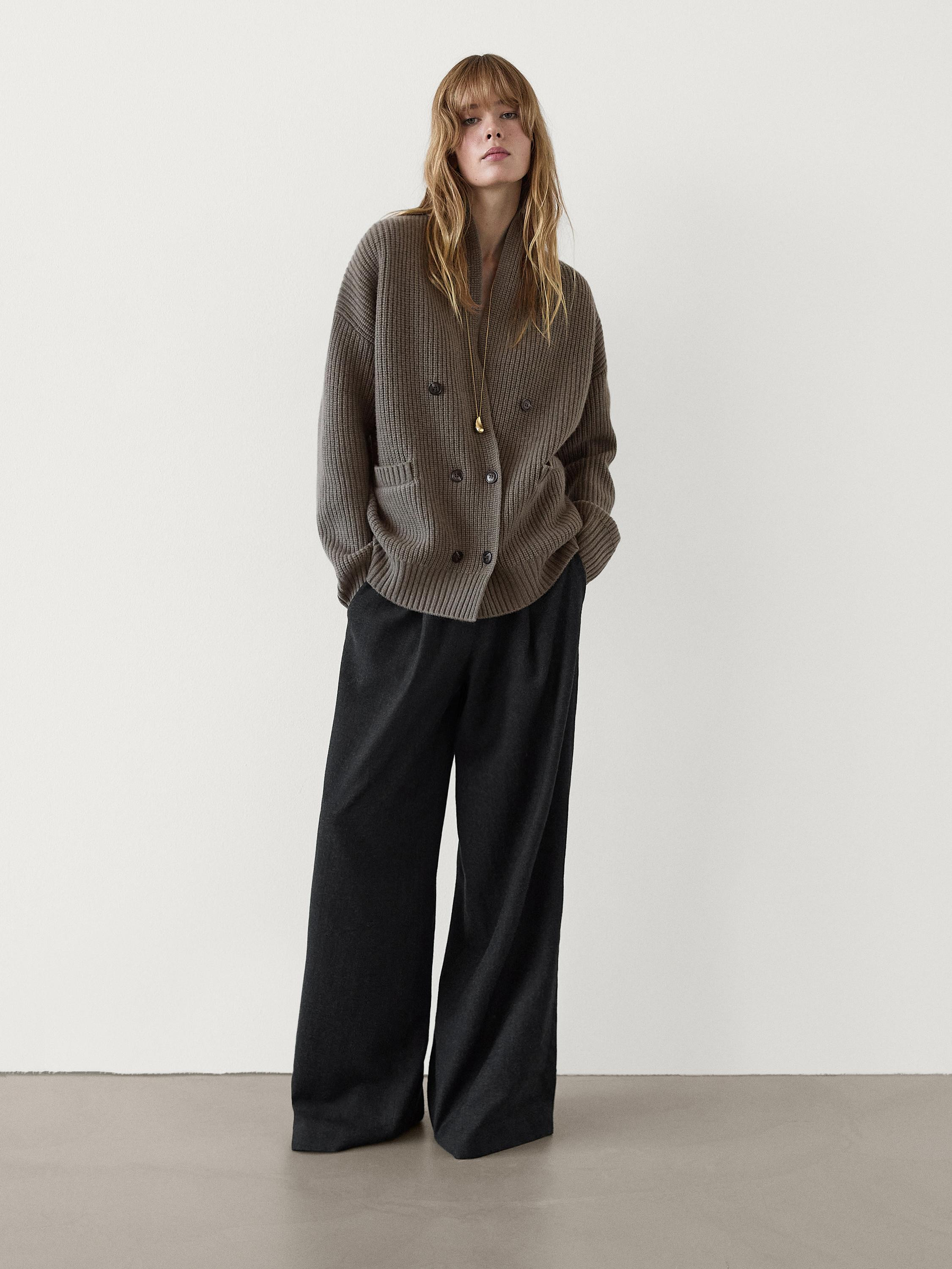 Cardigan mit doppelter Knopfleiste und Wollanteil | Massimo Dutti DE