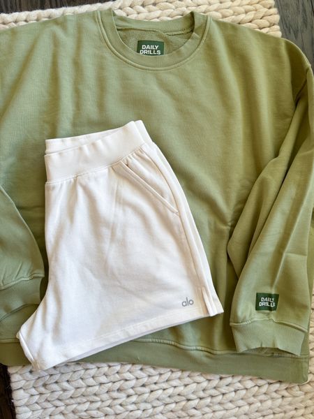 I’m loving this matcha green color, but the matching shorts sold out so quickly I grabbed these similar shorts in the color ivory to wear with the oversized crew. 

Daily Drills - alo - alo yoga - Sweat Set 


#LTKFitness #LTKActive #LTKStyleTip