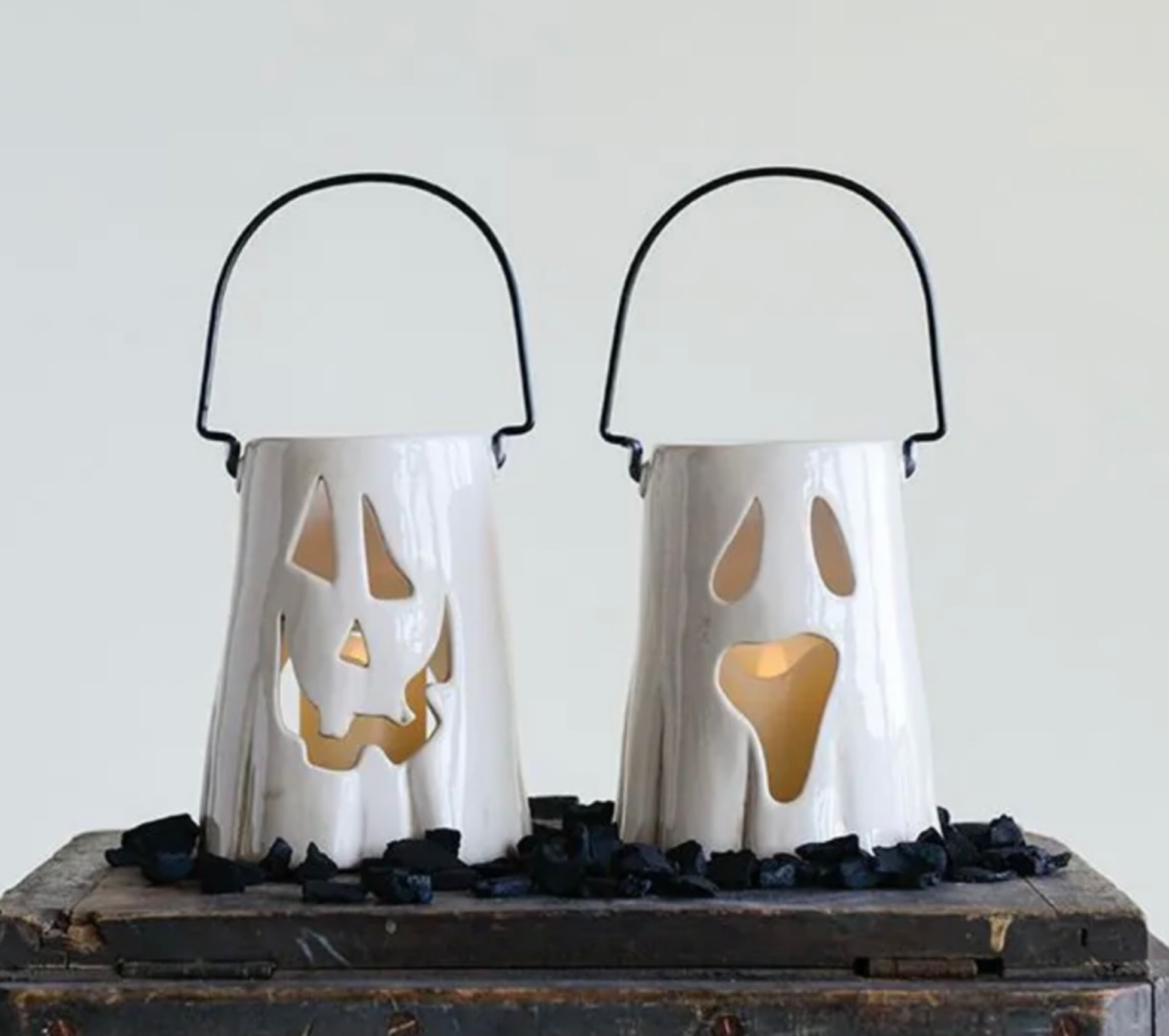 Ghost Lanterns

#halloween
#halloweendecor
#spookydecor
#halloweenlanterns
#ghosts
#neutralhalloween

#LTKhome #LTKSeasonal #LTKFind