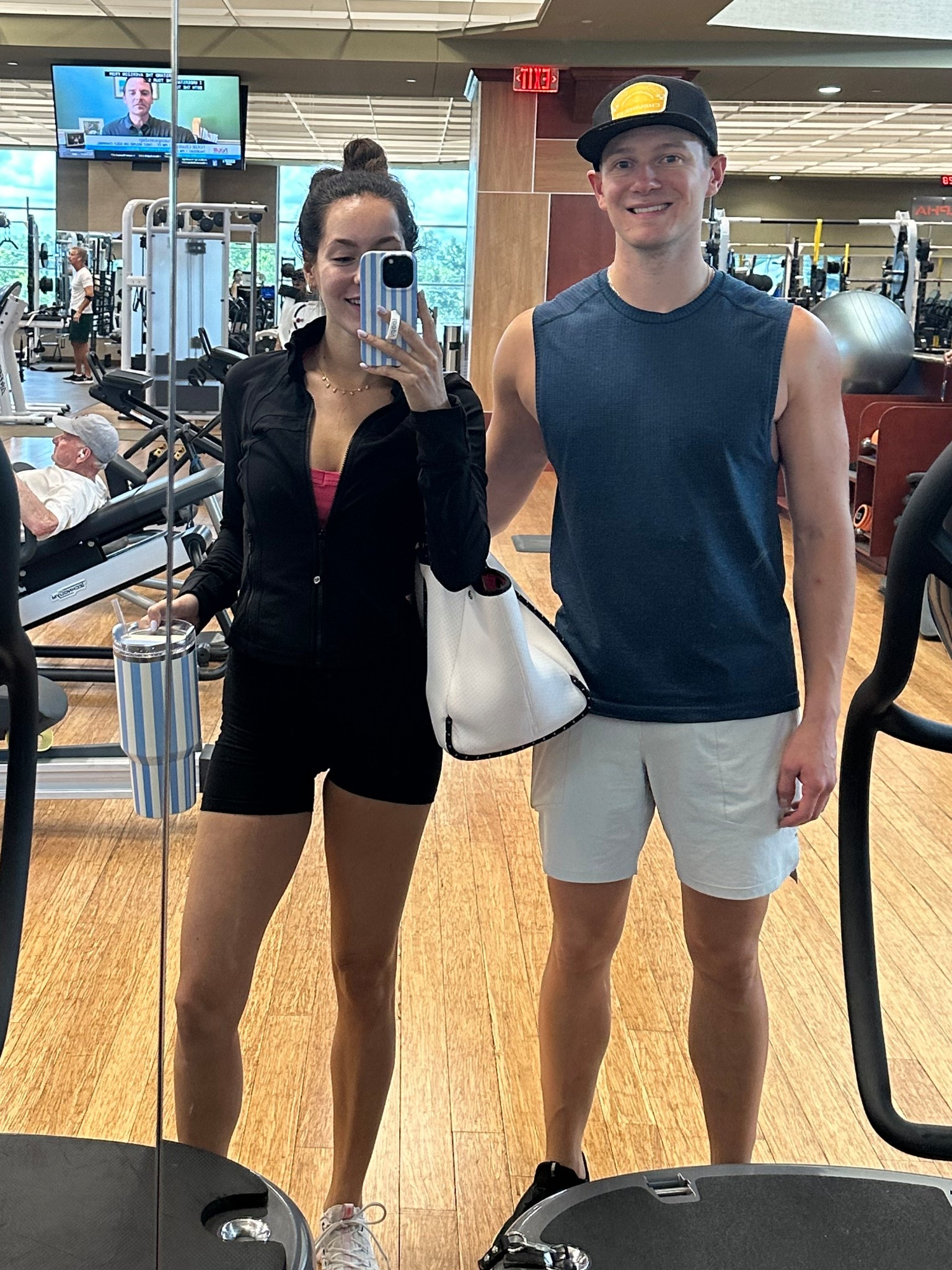 8/18 gym ootd
Workout wear

Lululemon define nulu jacket (size 8 for me)
Beyond Yoga tank (size S for me)
Beyond Yoga shorts (size M for me)
Stanley tumbler 


#LTKShoeCrush #LTKActive