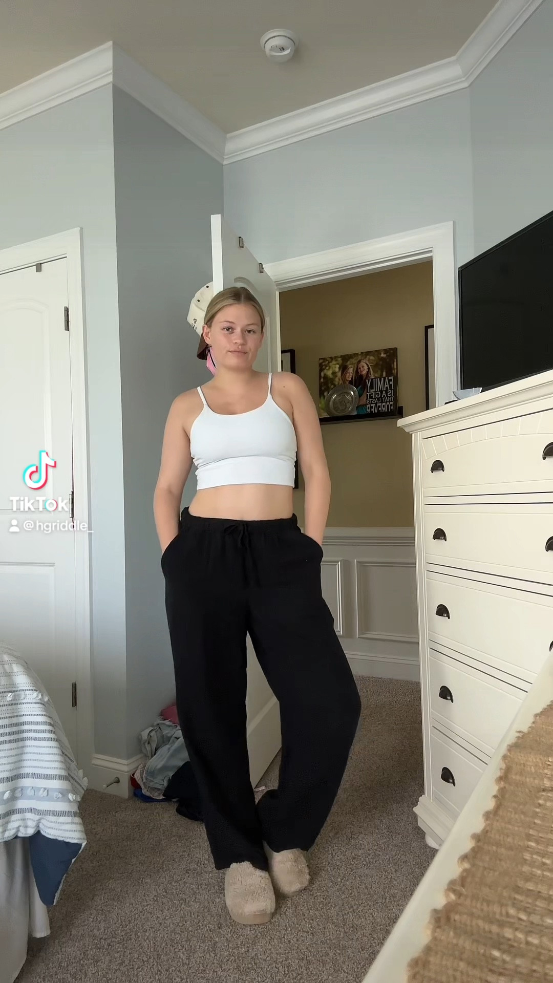 The perfect work from home pant for the summer. Looks like a linen pant, feels like a sweatpant

#LTKFindsUnder100 #LTKStyleTip #LTKWorkwear