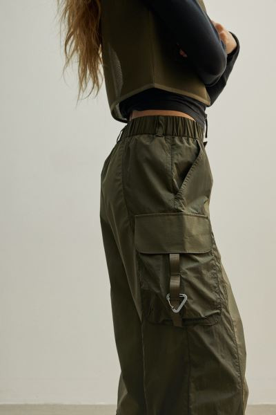 Water-repellent hiking trousers - Khaki green - Ladies | H&M GB | H&M (UK, MY, IN, SG, PH, TW, HK)