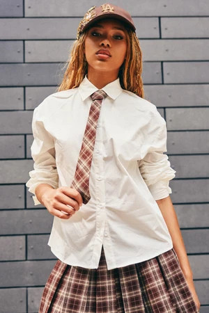SCHOOL GIRL VIBES BUTTON DOWN | AKIRA