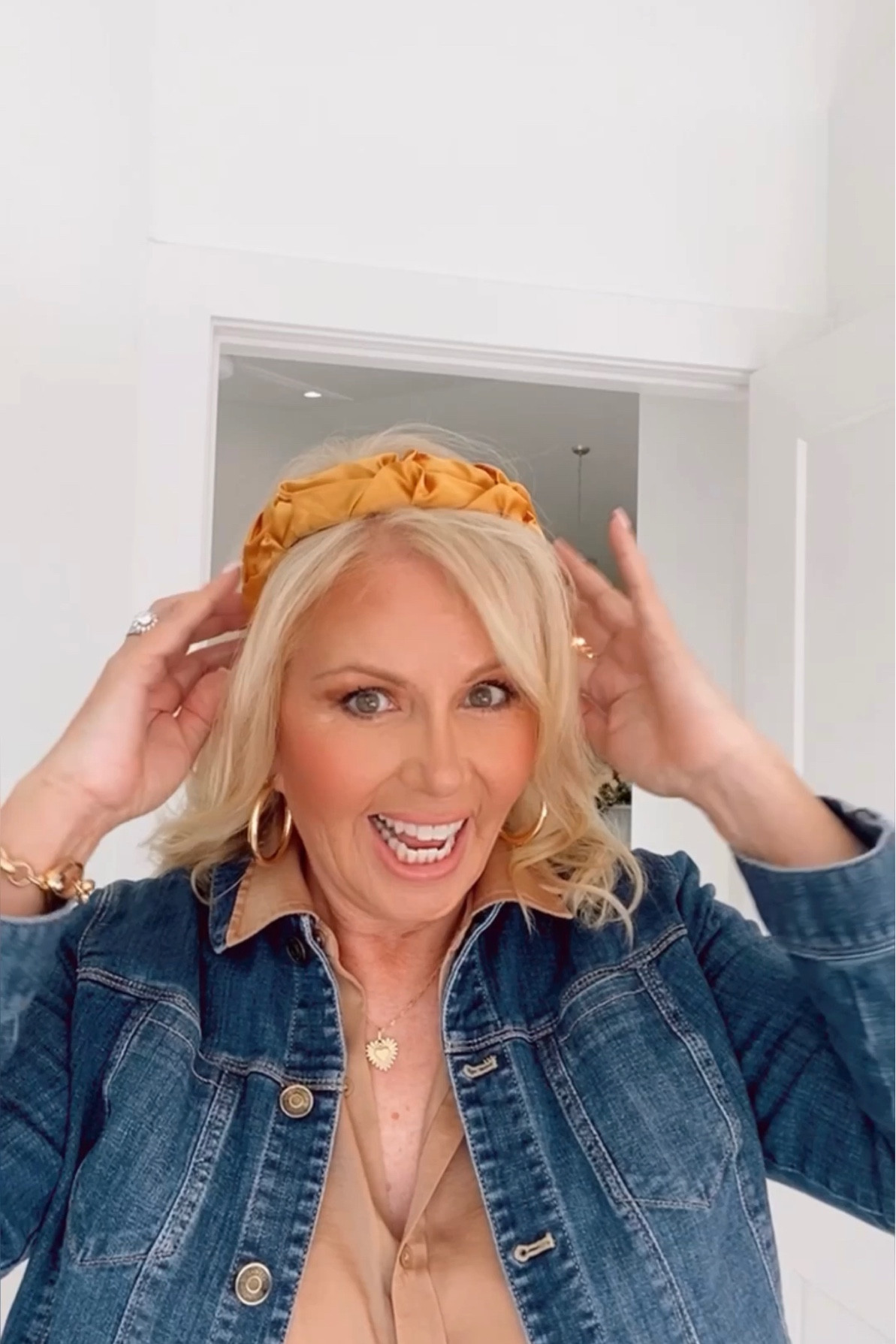 🎉From work to after… date night, happy hour, girls night, and more! Here’s a simple way to change up your look in minutes if you’re short on time! 

#LTKSeasonal