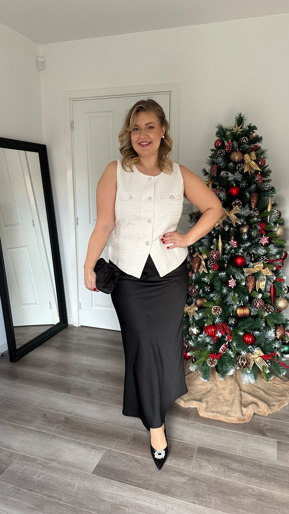 Festive outfit Day 8
Waistcoat size 18
Skirt old 
Pjs size 18 code:KRISTINAS 💰 off