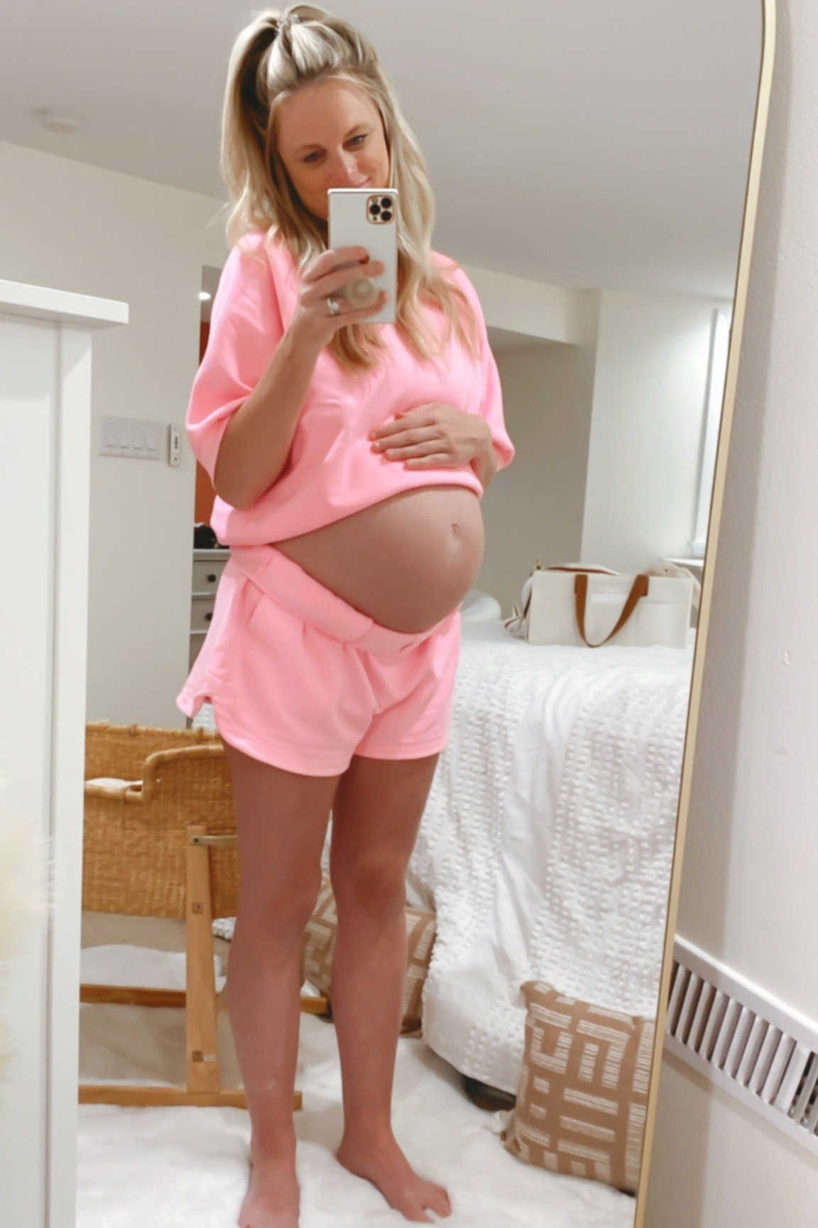 One of my favorite bump outfits. I’m wearing a large! 🩷


#LTKbaby #LTKfamily #LTKbump