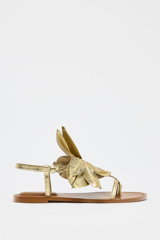 FLOWER FLAT LEATHER SANDALS | Zara US