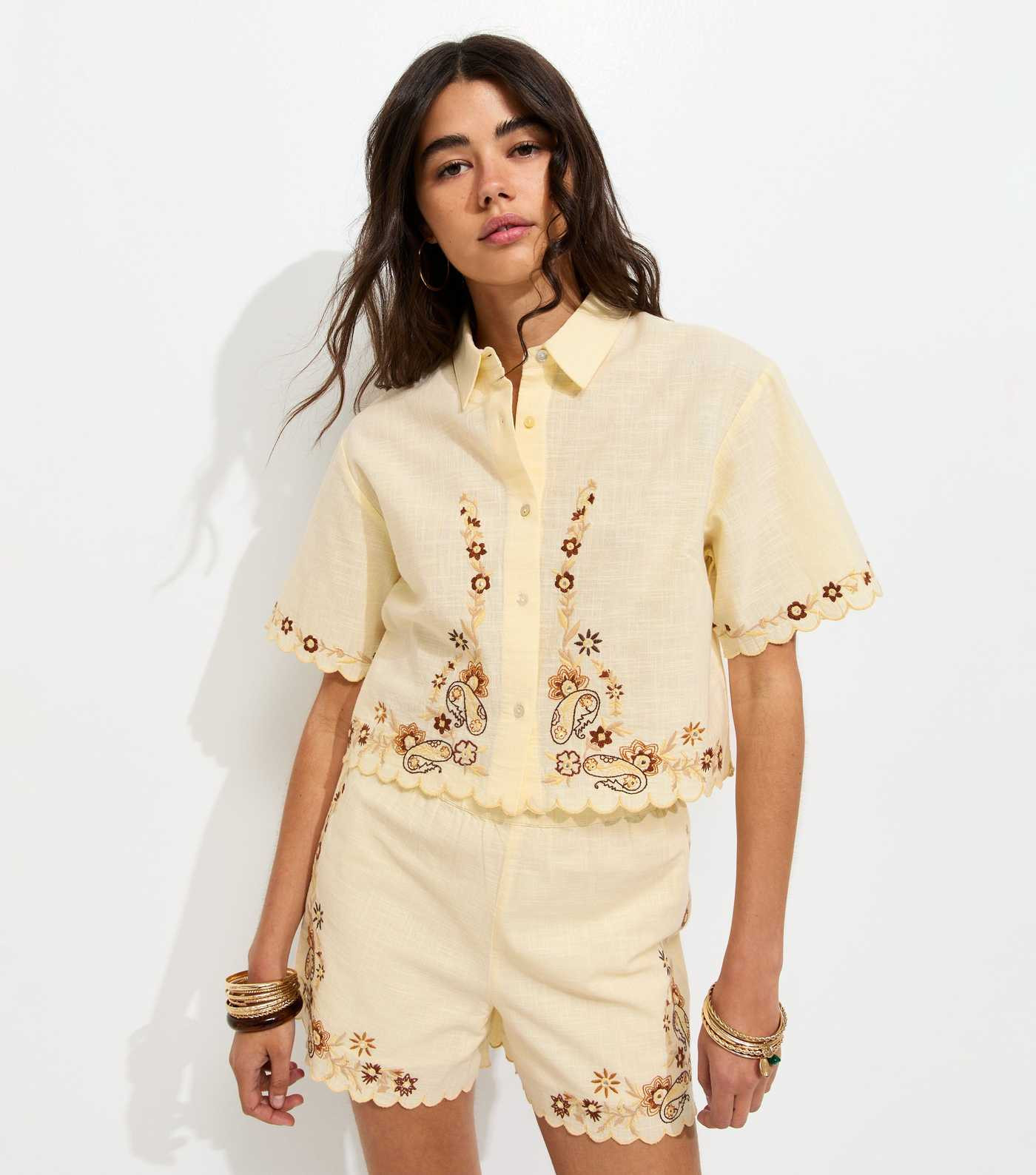 Cream Cotton Floral Embroidered Cropped Shirt | New Look | New Look (UK)