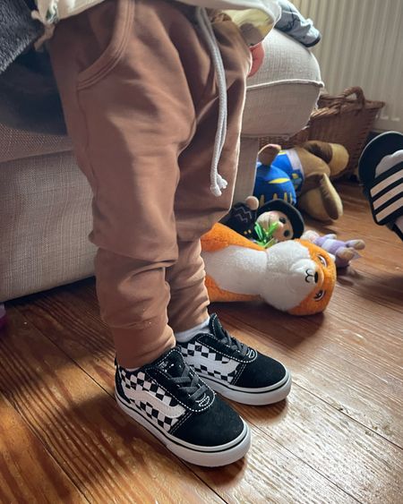 Toddler shoes 