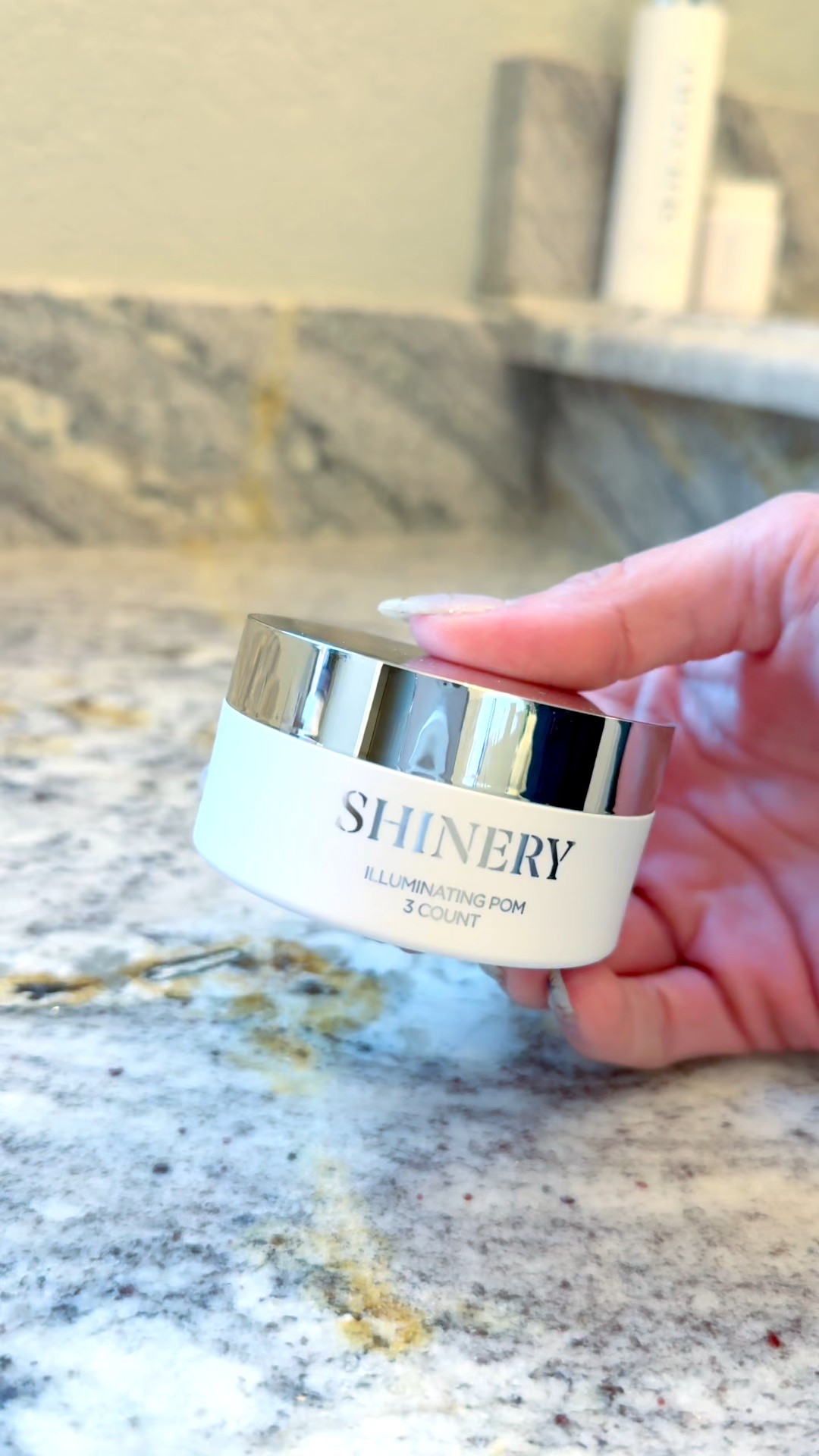 Jewelry glow-up in minutes ✨ 

Shinery’s illuminating pom is my favorite quick fix for tarnish — no water, no mess, just polished pieces that look brand new again 💎 

This has become a staple in my routine 🤍

#LTKgrwm #LTKselfcare #LTKmorningroutine