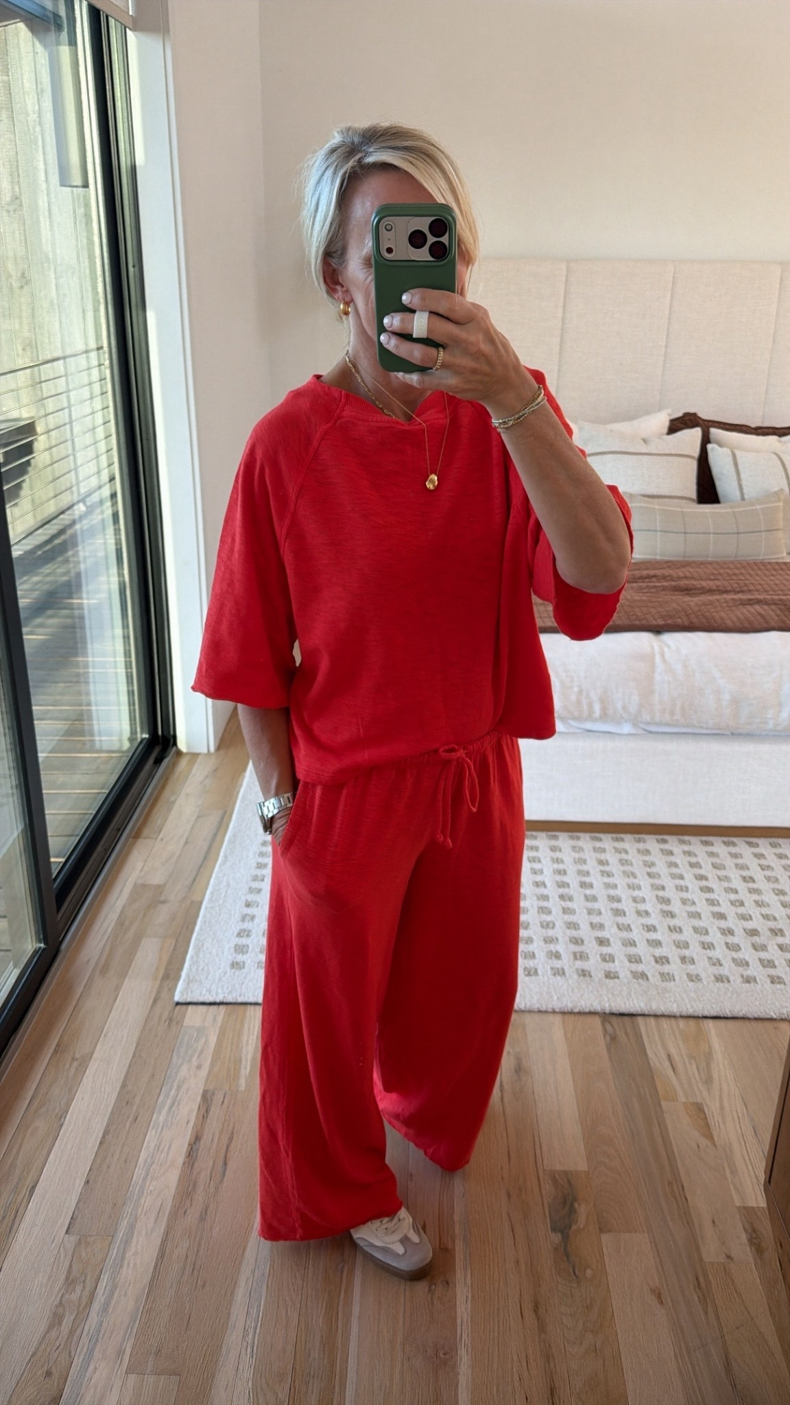 Lounge set from aerie ￼

Ice ice down in the top and the bottom two an extra small 
￼

#LTKdayinmylife #LTKootd #LTKOver40