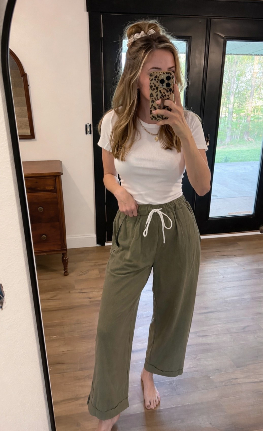 Obsessed with this set—perfect for cozy days at home, but easy to dress up when you want to step out 💁🏼‍♀️

#LTKOOTD #MomFit 

#LTKActive #LTKootd #LTKmomlife