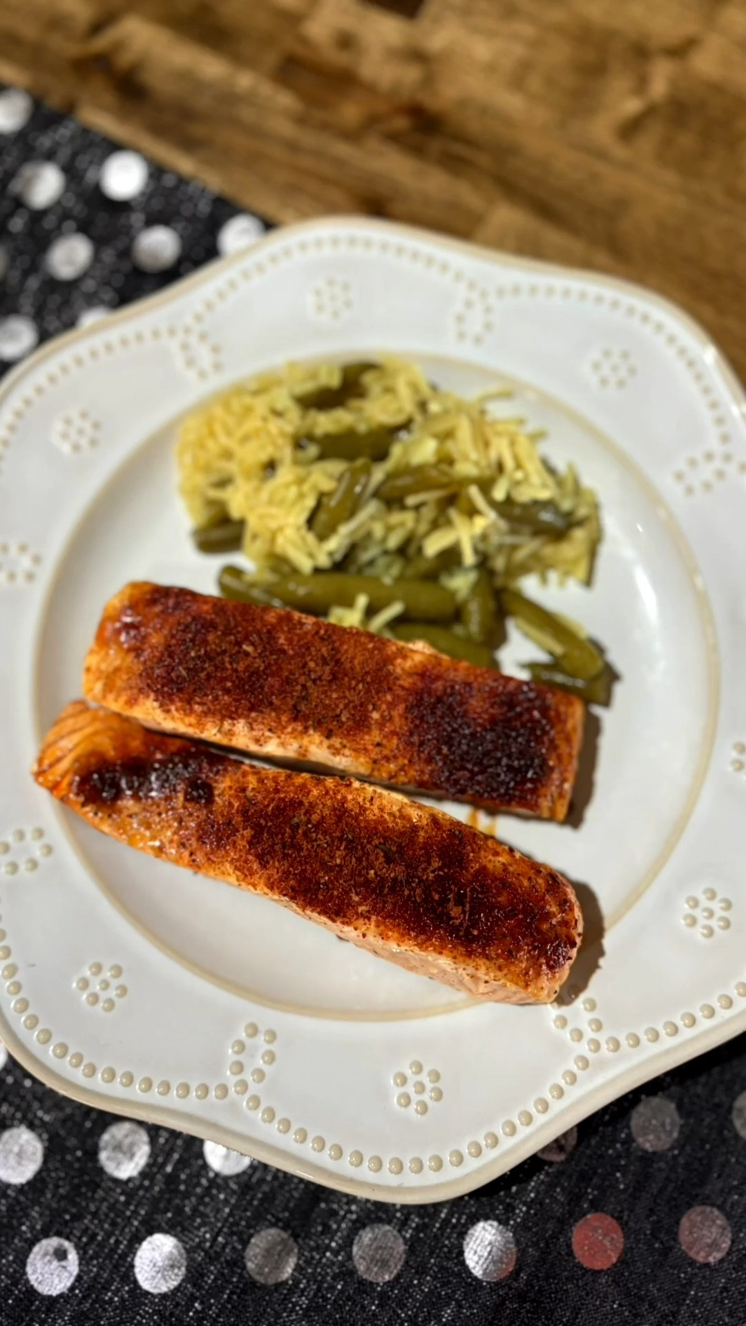 📣Let’s eat healthy !!!   Trying to be more healthy before the holidays hit!!!   Salmon. Rice Green Beans 
So easy the best part is the seasoning !!! Linked here for you !!!  📎👉 https://amzn.to/3KzQmnJ

#LTKFamily #LTKHome