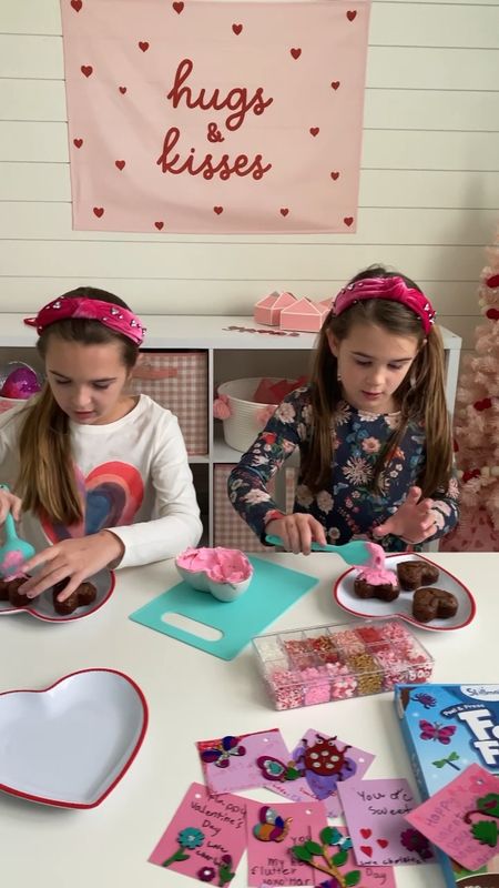 Kids DIY Valentines 💘 

Are you looking for some fun ideas to do with your tiny valentine? 

#ad We had the best afternoon, making super sweet Vday treats & cards for friends. The girls made brownies with their baking set from @tovlajr and crafted one of a kind cards with FunFoil from @skillmatics. 

Would you like a link to our homemade Valentines? Comment "HEART" and I'll DM you the link!

#lovebasket #learnthroughplay #valentinesday #valentinesgift #skillmatics #tovlajr #kidscooking #montessorikids #lovemypbk #playroom


#LTKSeasonal #LTKkids #LTKfamily