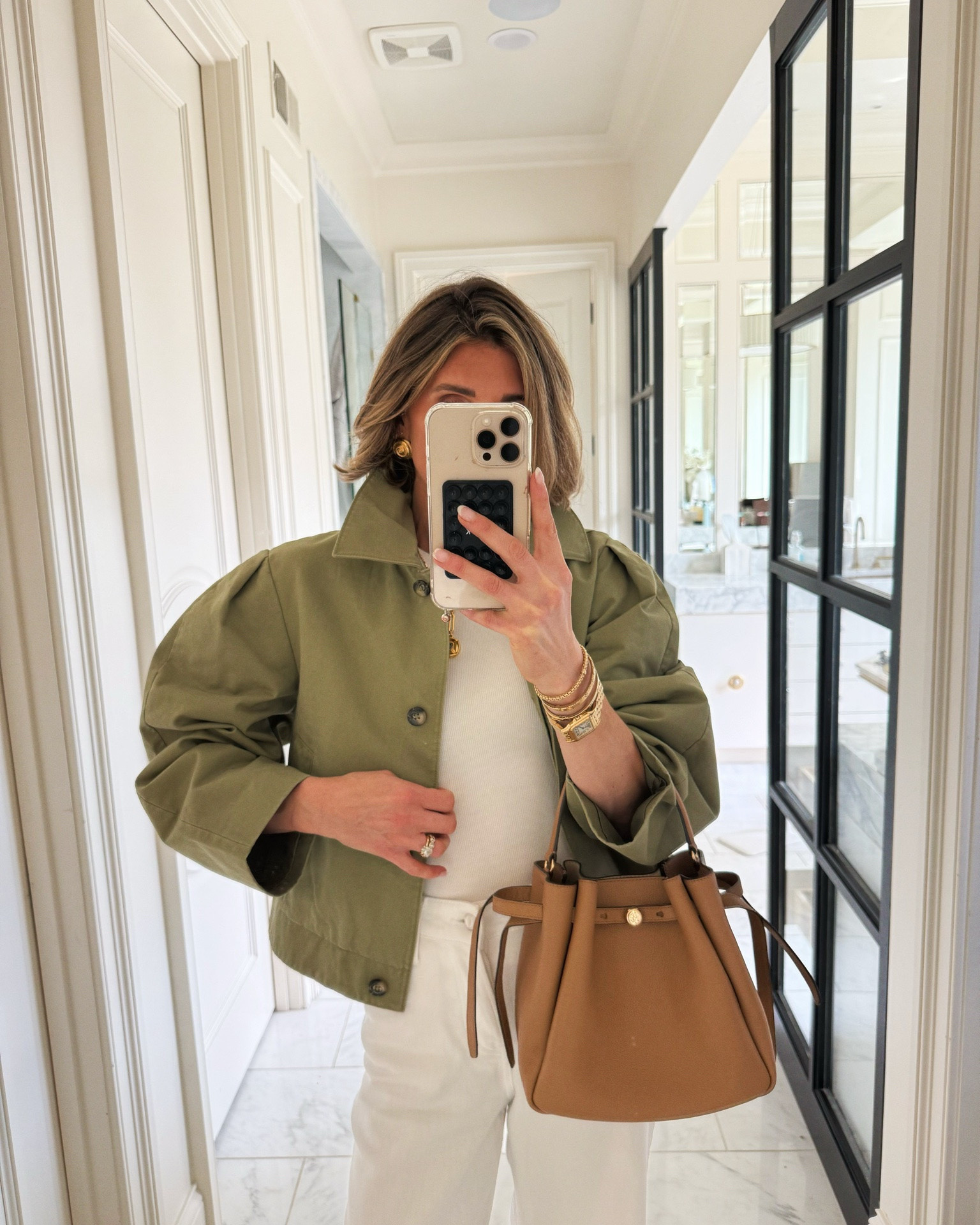 @Zara summer fines. I love this jacket for summer. I'm wearing so small. It's under $80.

#LTKsummer