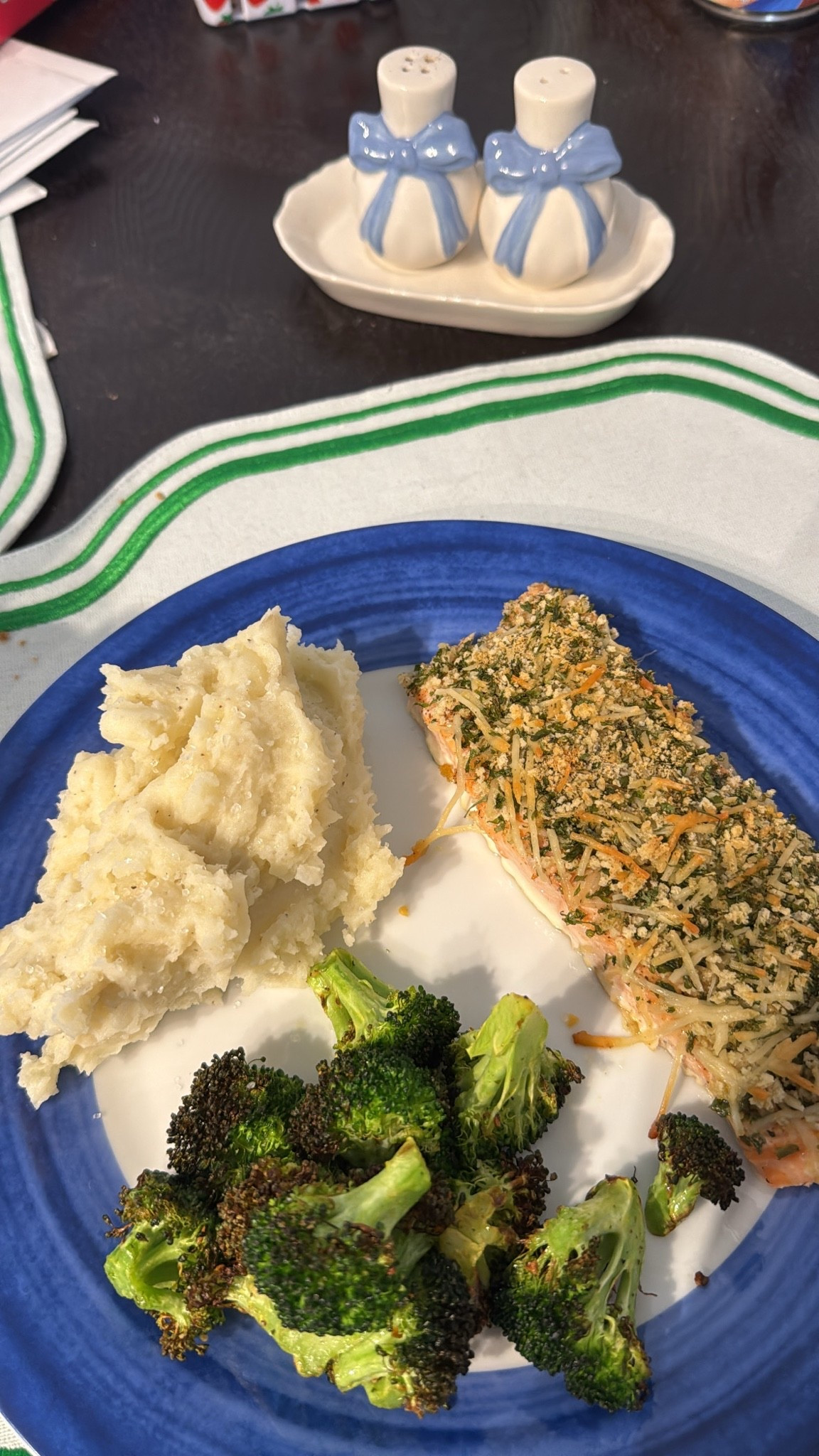 What’s on my table for dinner: love these pastel blue and green placemats and these bow salt shaker set!

#LTKHome #LTKSaleAlert