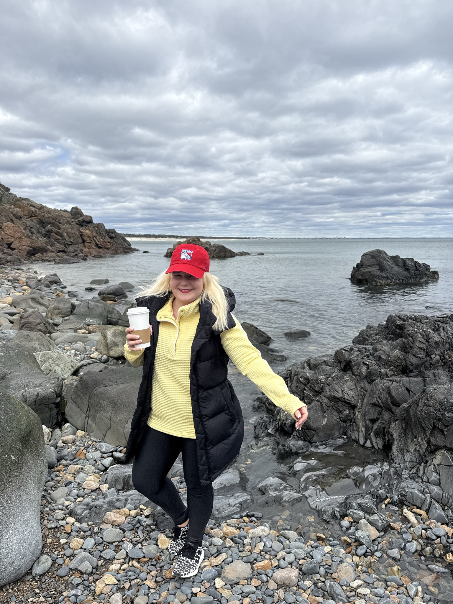 It is another Dudley ootd. Beginning to mend slowly but surely, but still going with the comfy work flow. 

#LTKPetite #LTKootd #LTKActive