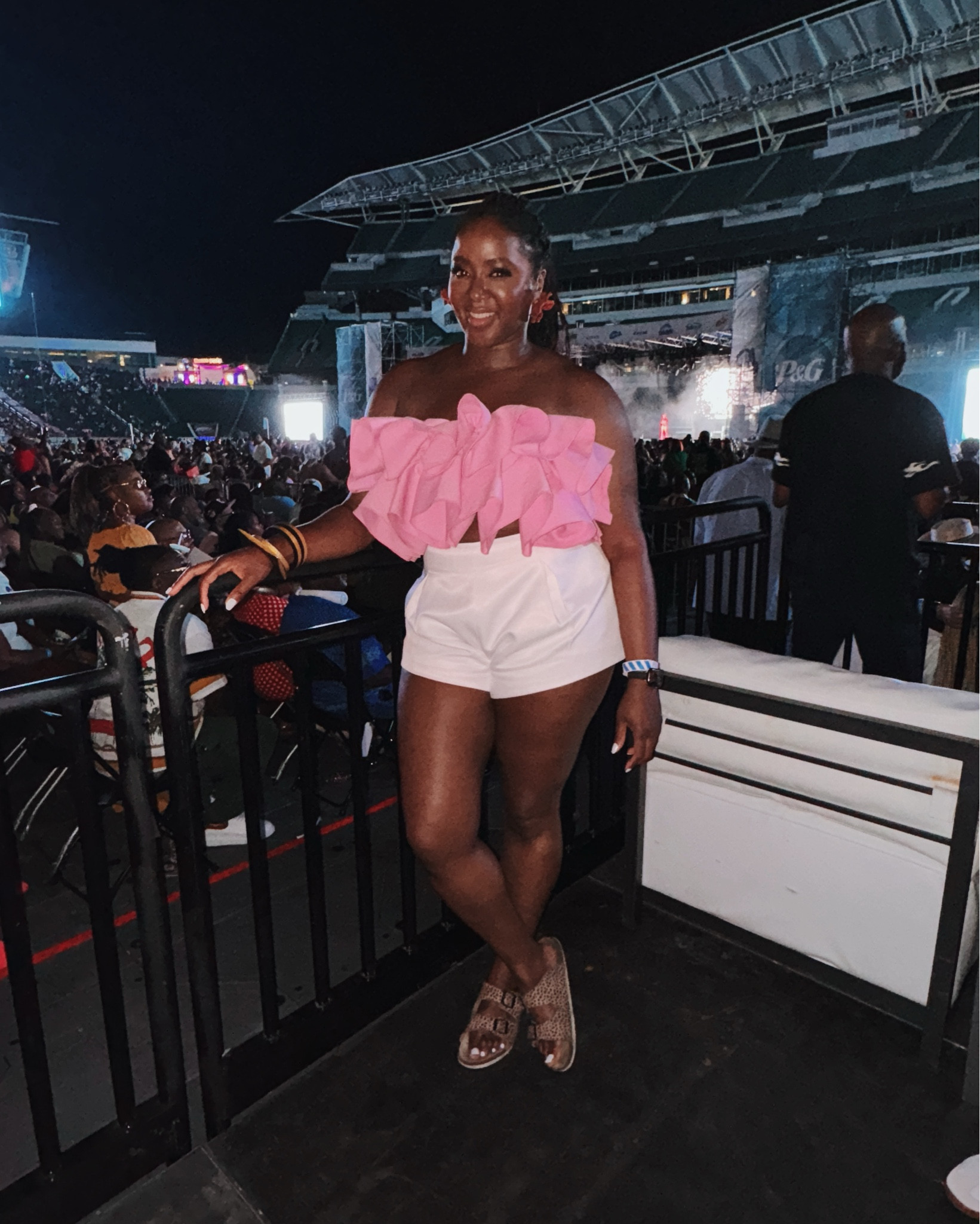 Top is Zara but sold out online. Ref is 1014/333 if you want to find it in store. Shorts are Zara from 2-3 years ago


#LTKMidsize #LTKSeasonal #LTKOver40