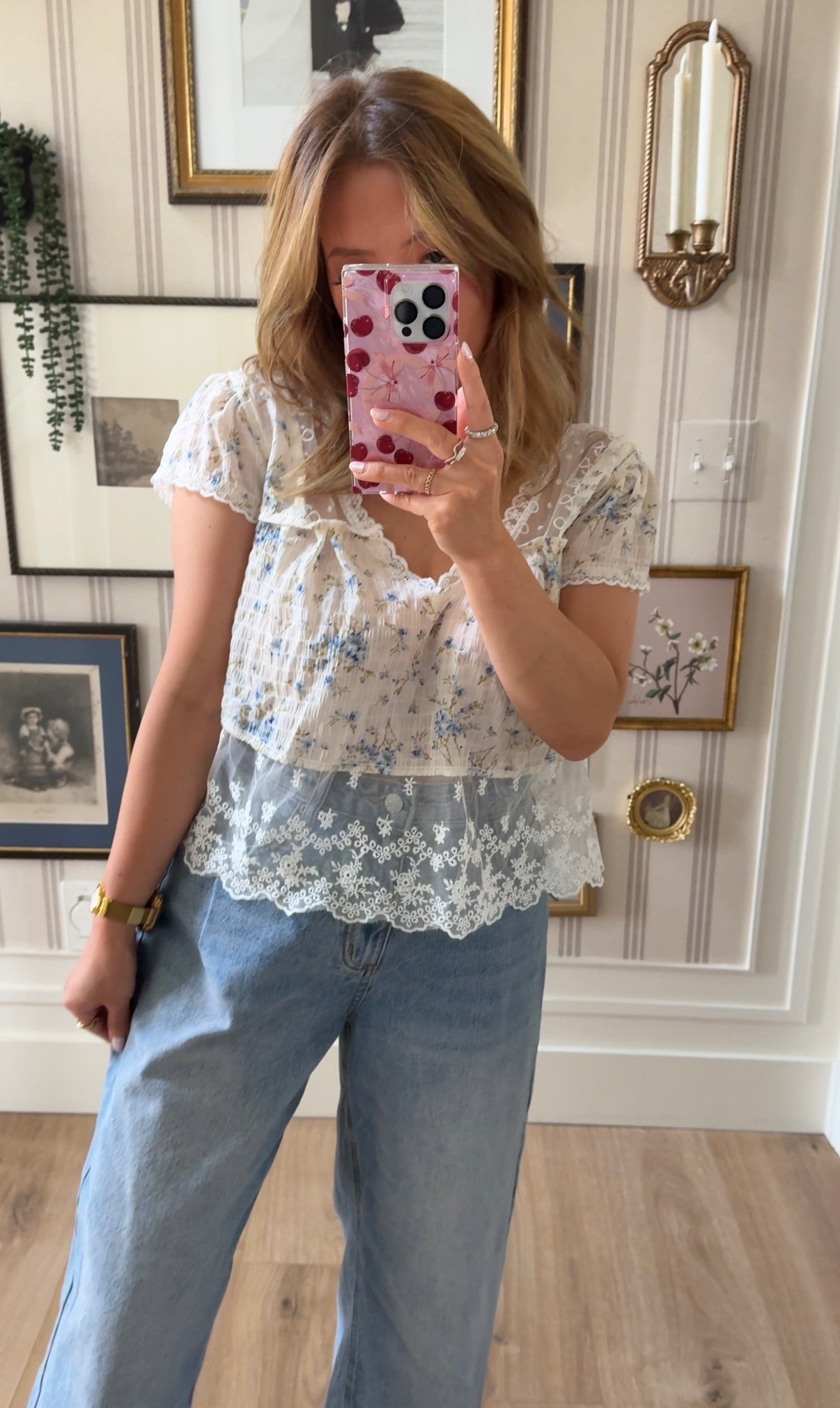 Wearing size small in top

#LTKootd #LTKmomlife #LTKPetite