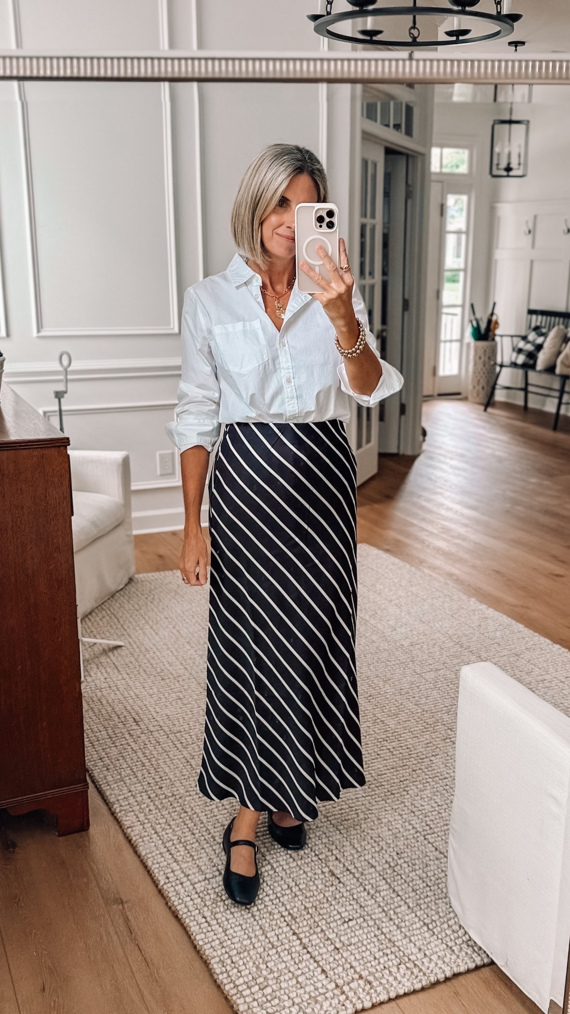 Can’t go wrong with stripes and a white button down. Classic workwear pieces that never go out of style. Perfect for work or weekend. Wearing a small in both. 




Love Loft 
#LoftStyle
#LoftFinds
#WorkwearStyle
#OfficeOutfit
#EverydayStyle
#ClassicStyle
#ChicAndSimple
#OutfitInspo
#StyleInspo
#WearToWork
#FallWorkwear
#PreFallStyle
#BackToWorkStyle
#StripedSkirt
#ButtonDownStyle
#OfficeChic
#ModernClassic
#CapsuleWardrobe
#loveloft

#LTKWorkwear #LTKSaleAlert #LTKFindsUnder50