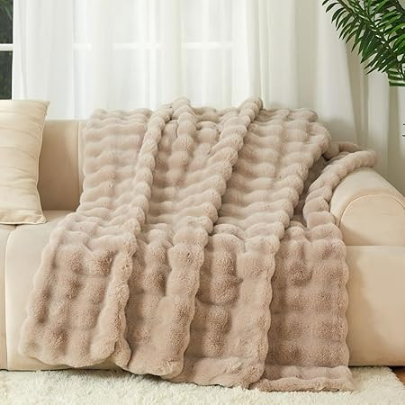 The Malibu Blanket - LuxeComfort Faux Fur Bubble Blanket 60"x70" Beachstone - Luxuriously Soft, E... | Amazon (US)