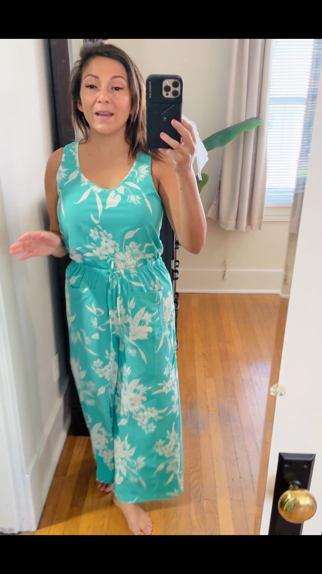 Sharing more first impressions from my spring haul! When I first tried on this Toad&Co Sunkissed Jumpsuit, I wasn’t totally sure about the print, but a few months later, it’s officially a go-to in my daily wardrobe.