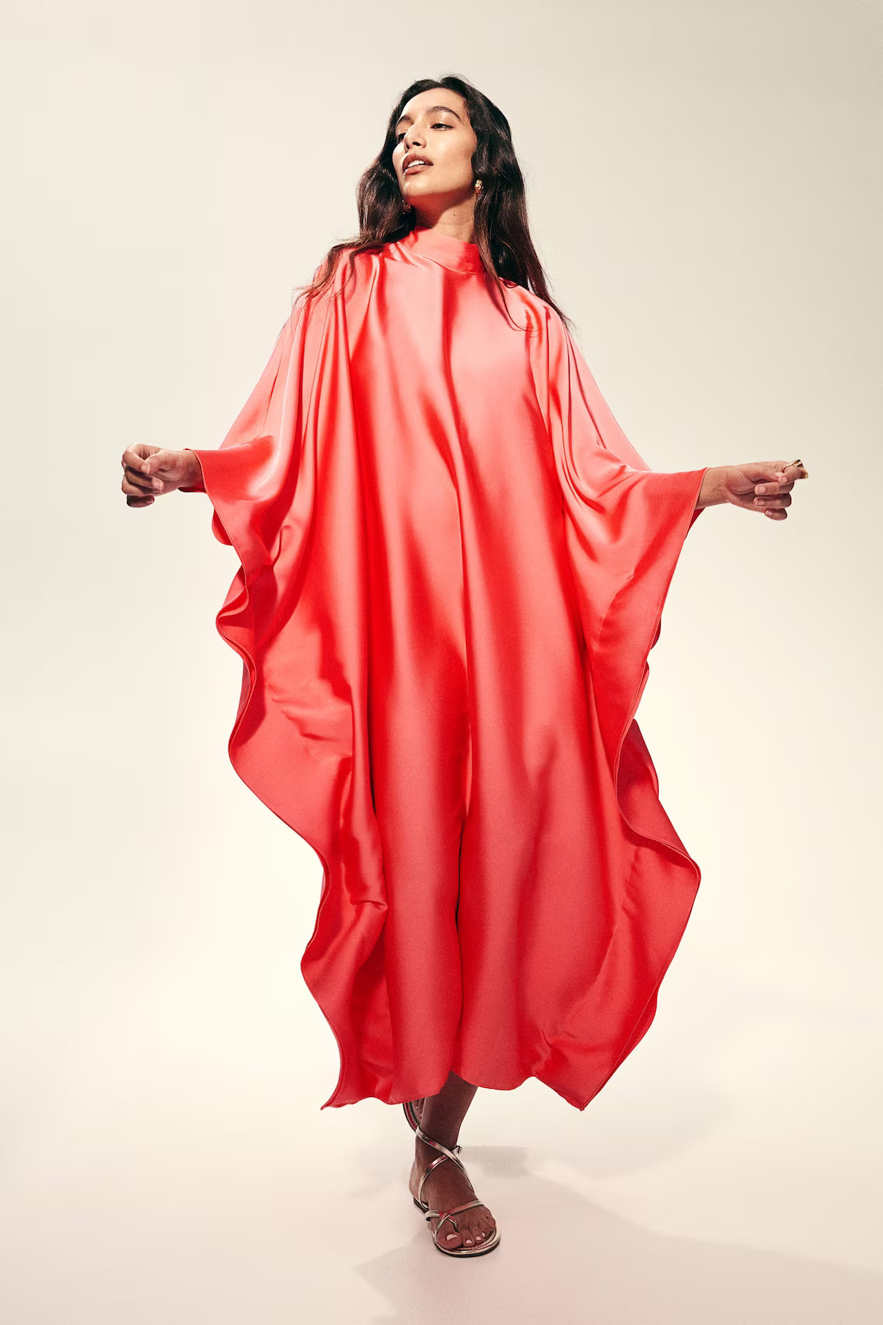 Kaftankleid aus Satin - Koralle - Ladies | H&M AT | H&M (DE, AT, CH, NL, FI)