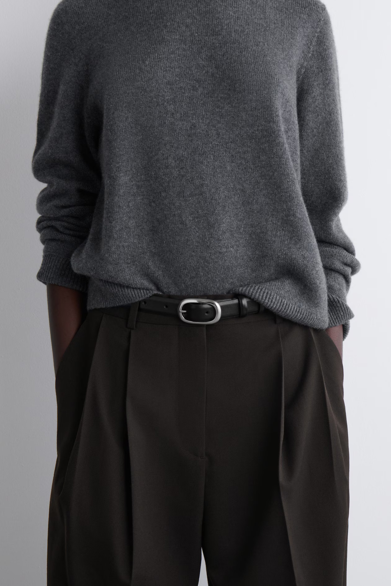 OVAL-BUCKLE LEATHER BELT - BLACK / SILVER | COS US | COS (US)