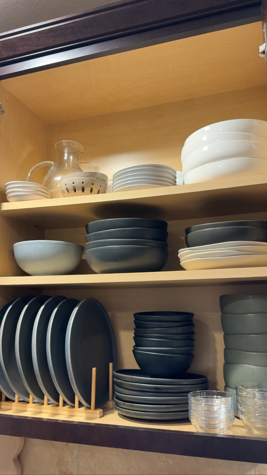 Organized home #homeorganization #organizingideas #homeinspo #organizationinspo #gilythings #closetorganization #closetinspo #homehacks #organizationhacks #amazonfinds

#LTKmorningroutine #LTKdayinmylife #LTKHome
