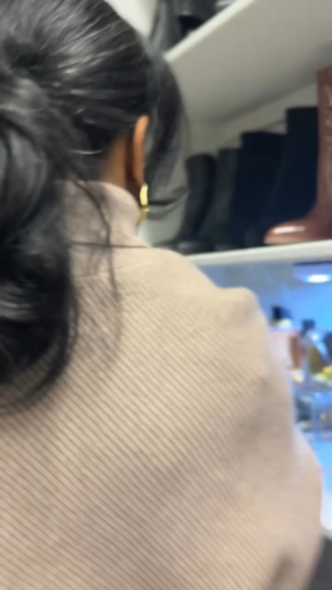 I don’t get dressed to impress anymore.

I get dressed to feel grounded.
Comfortable. Polished. Like myself.

A simple knit, great denim, a signature scent, and sunglasses that say I’m not explaining anything today.

Nothing loud.
Nothing forced.
Just ease.

If effortless style is your language, stay awhile.

xoxo, Mystiqua Trinette

#styleover40 #over40style #womensstyle #styleoverfashion #effortlessstyle