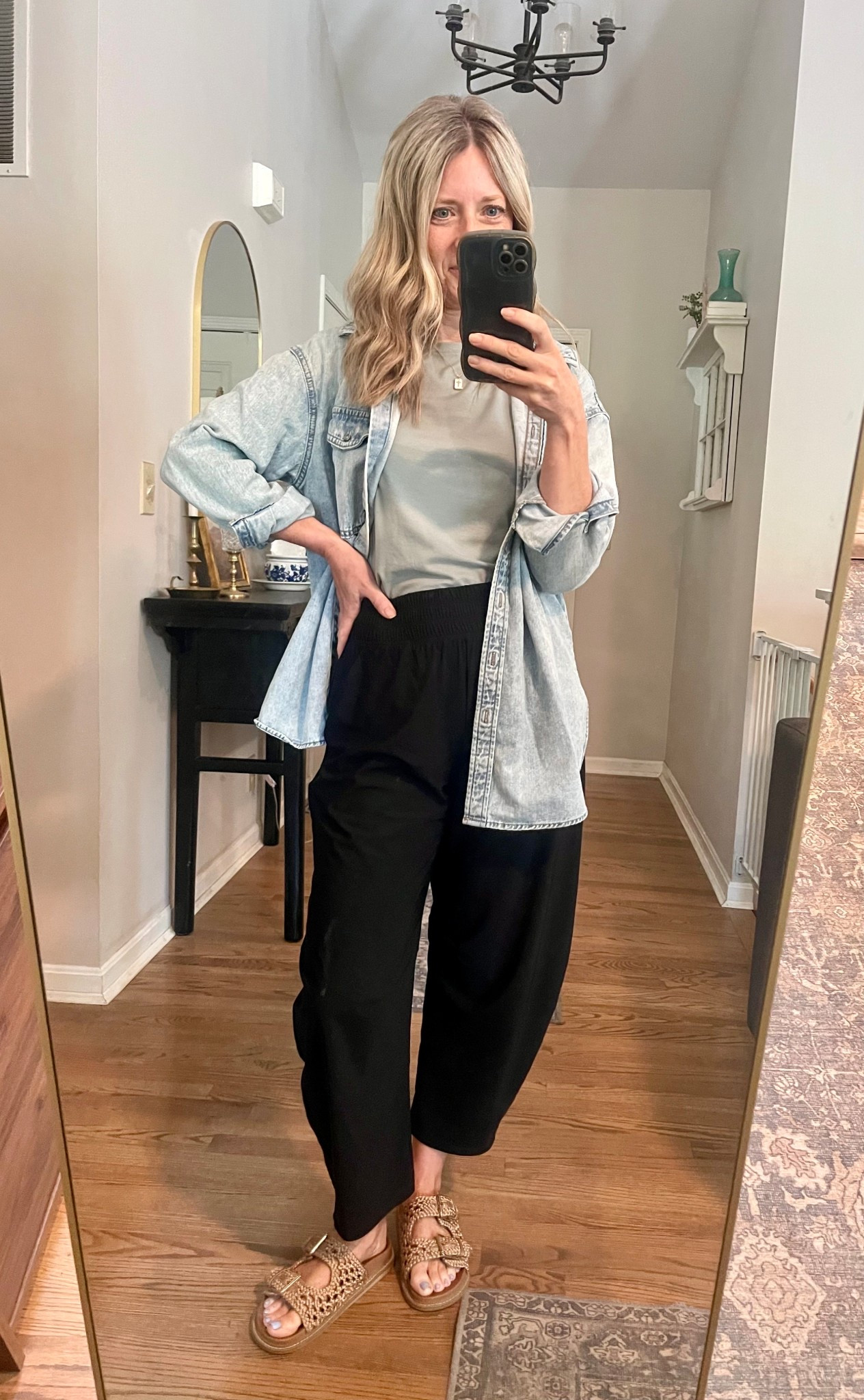 OOTD

Old Navy pants and top are both on sale for 50% off!

Old Navy sleek tech barrel pants-small
Old Navy Bestee crop tee-medium
Target denim shirt-small
Target sandals-tts 