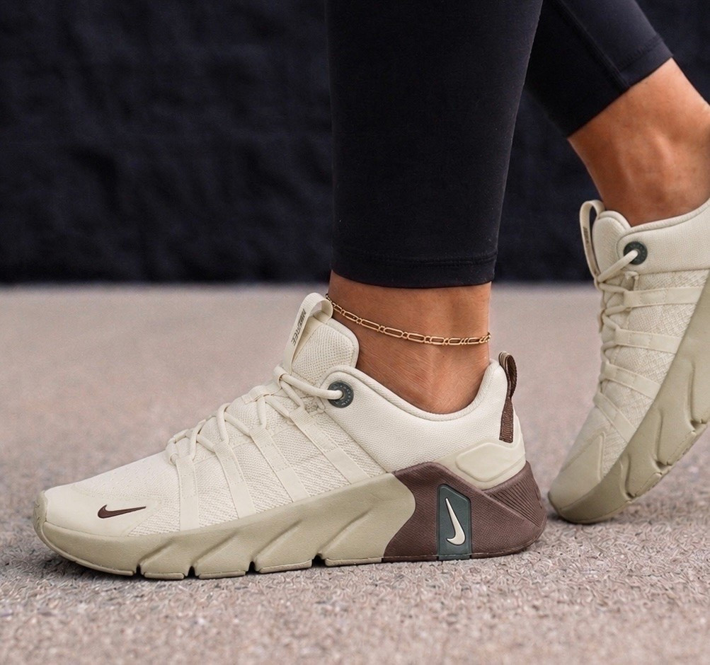the Nike Free Metcon 7 is true to size with a secure, supportive fit that hugs your foot without feeling bulky. perfect for strength training, walking, and everyday wear and this neutral colorway goes with literally everything. ✨